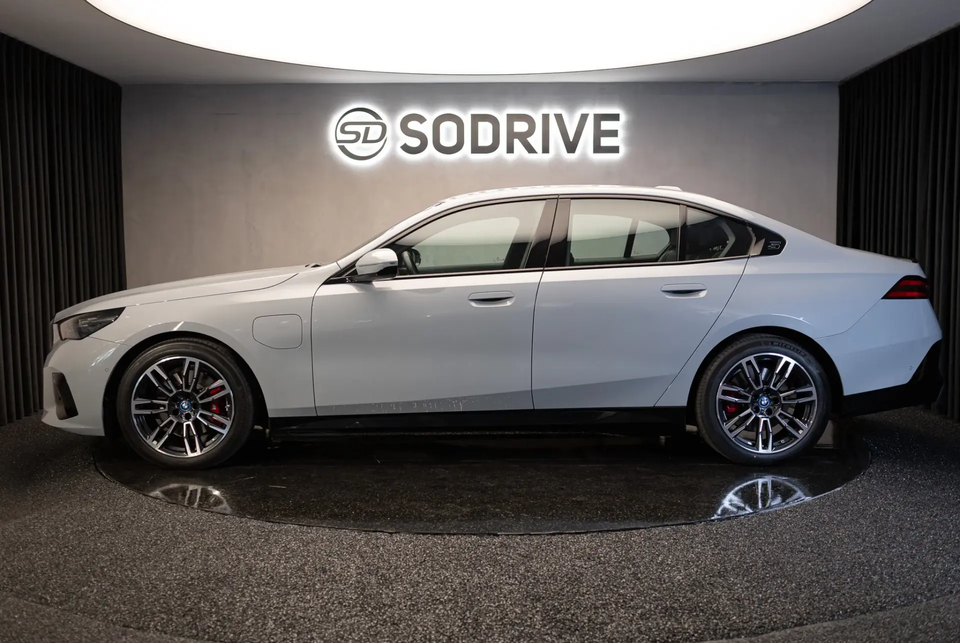 BMW 530 e Pack Desportivo M 3