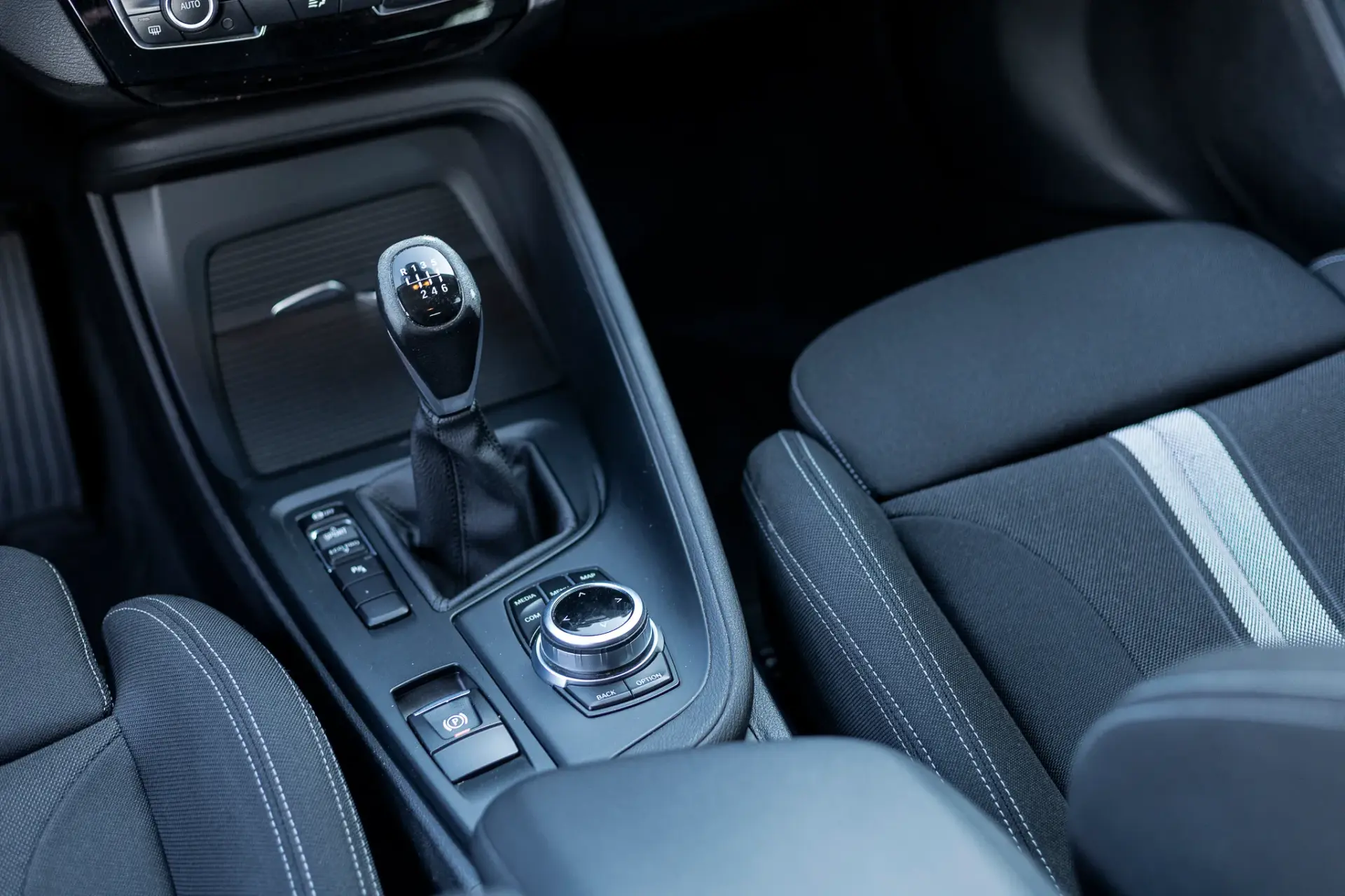 BMW X1 16 d sDrive Advantage 26