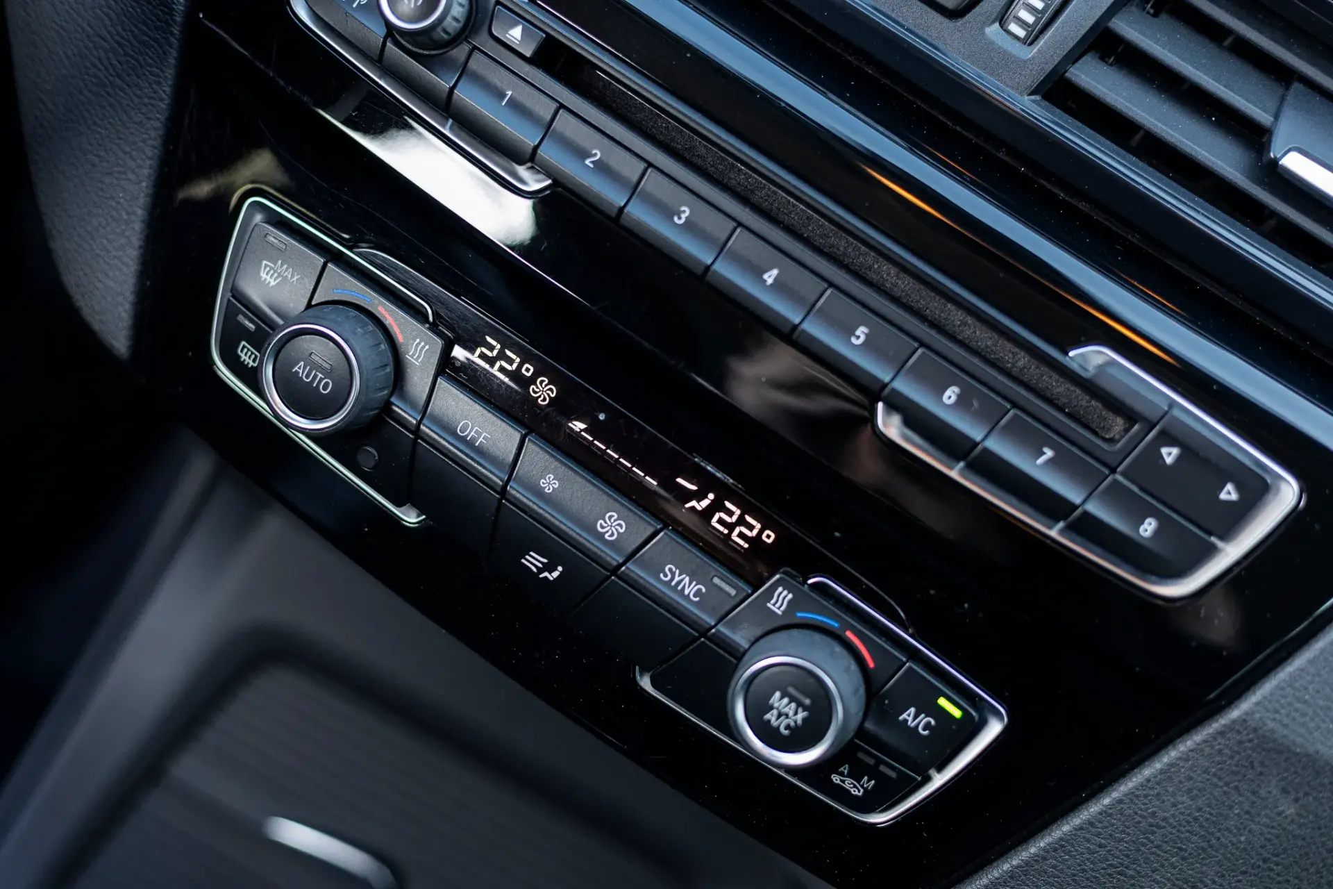 BMW X1 16 d sDrive Advantage 27
