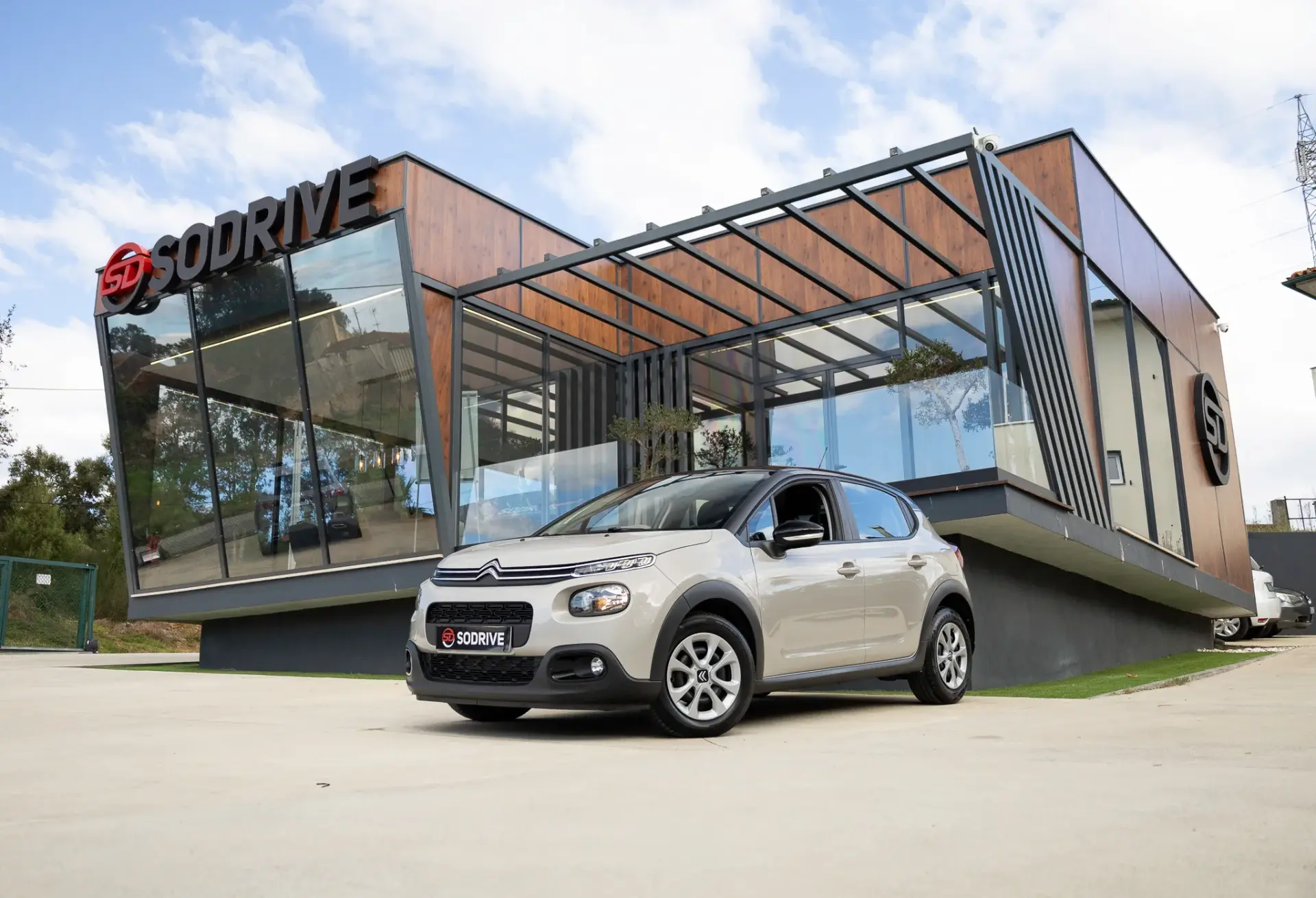 Citroen C3 1.5 BlueHDi Shine Pack 1