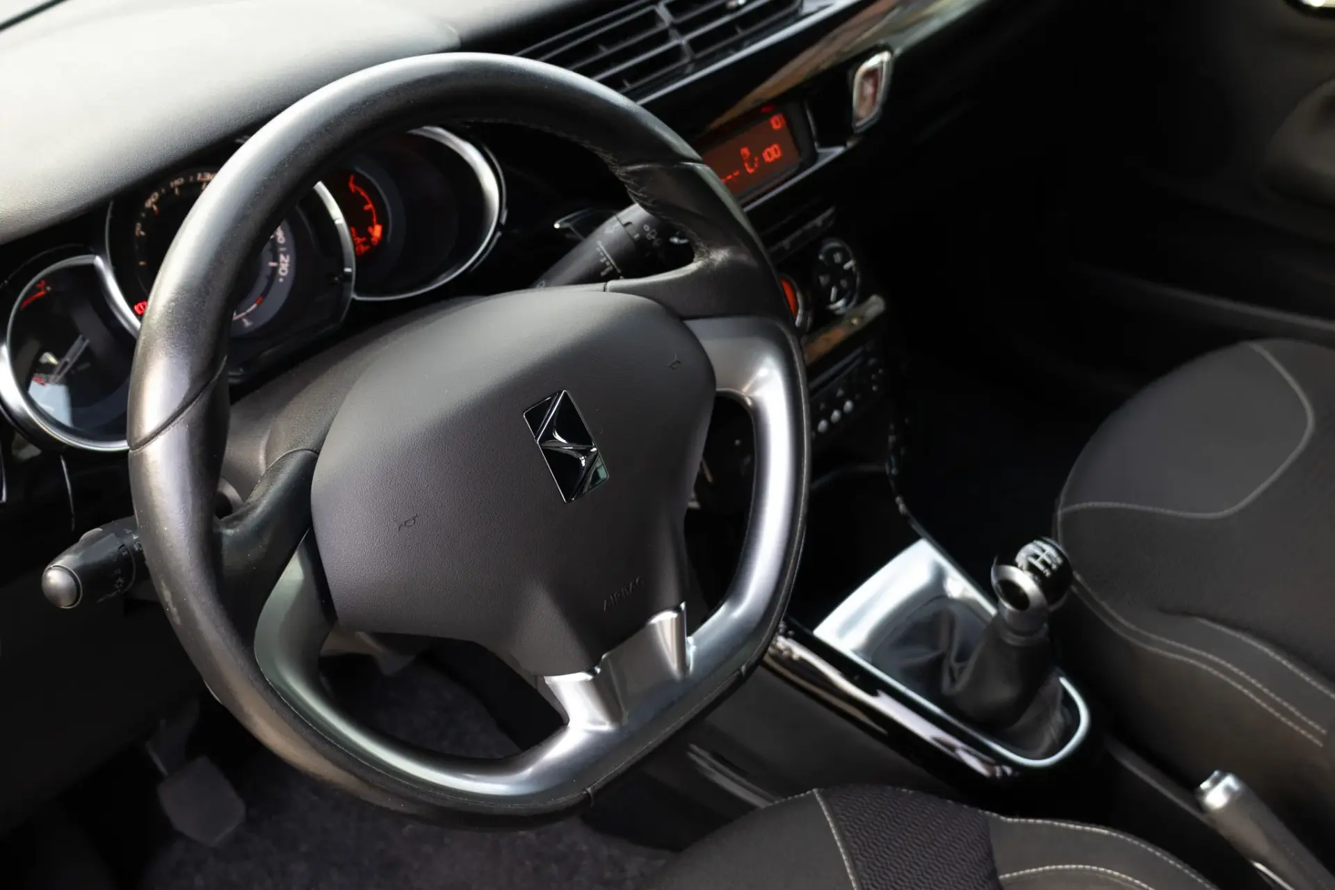 Citroen DS3 1.6 BlueHDi Be Chic 9