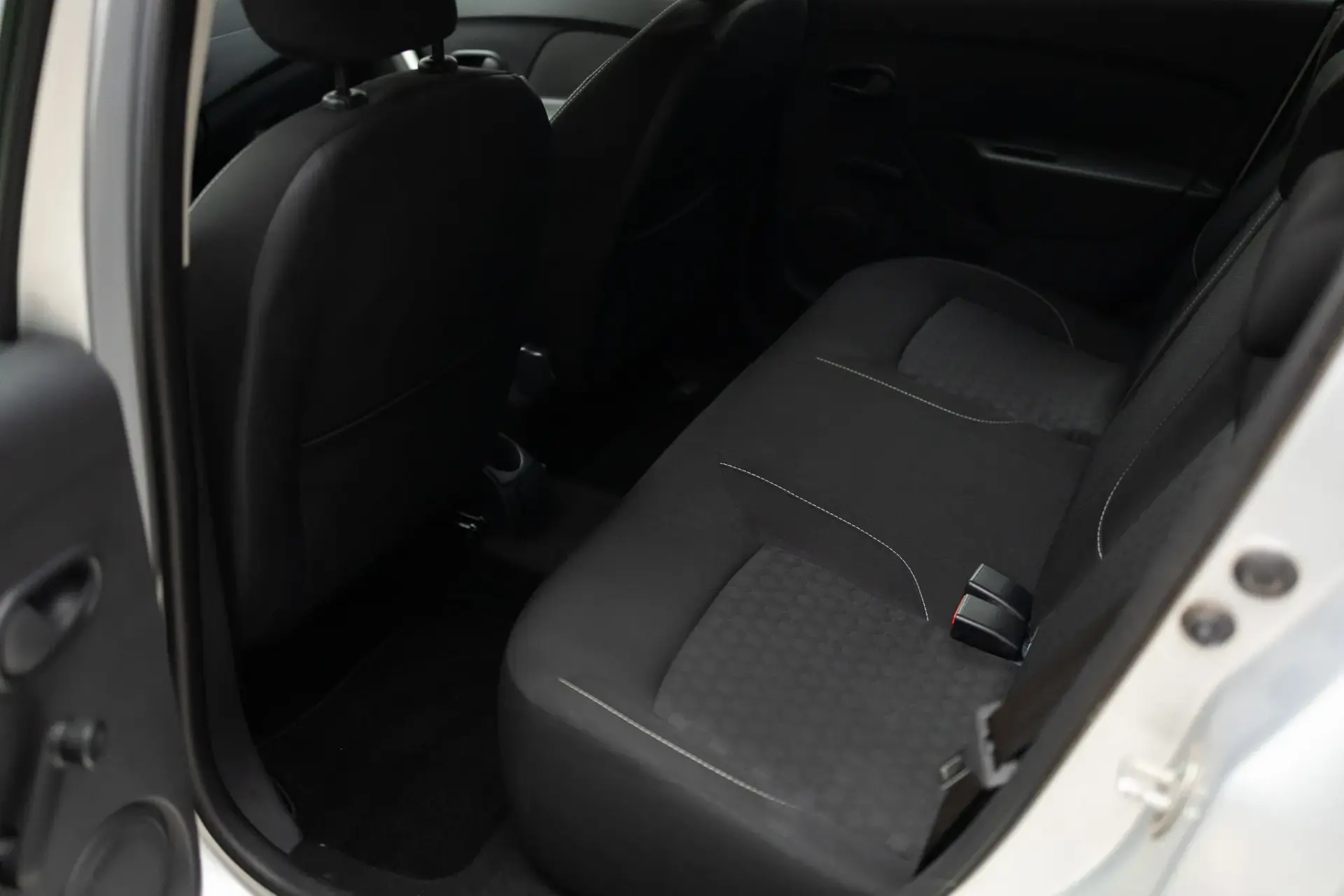 Dacia Logan MCV 1.5 dCi Stepway 11