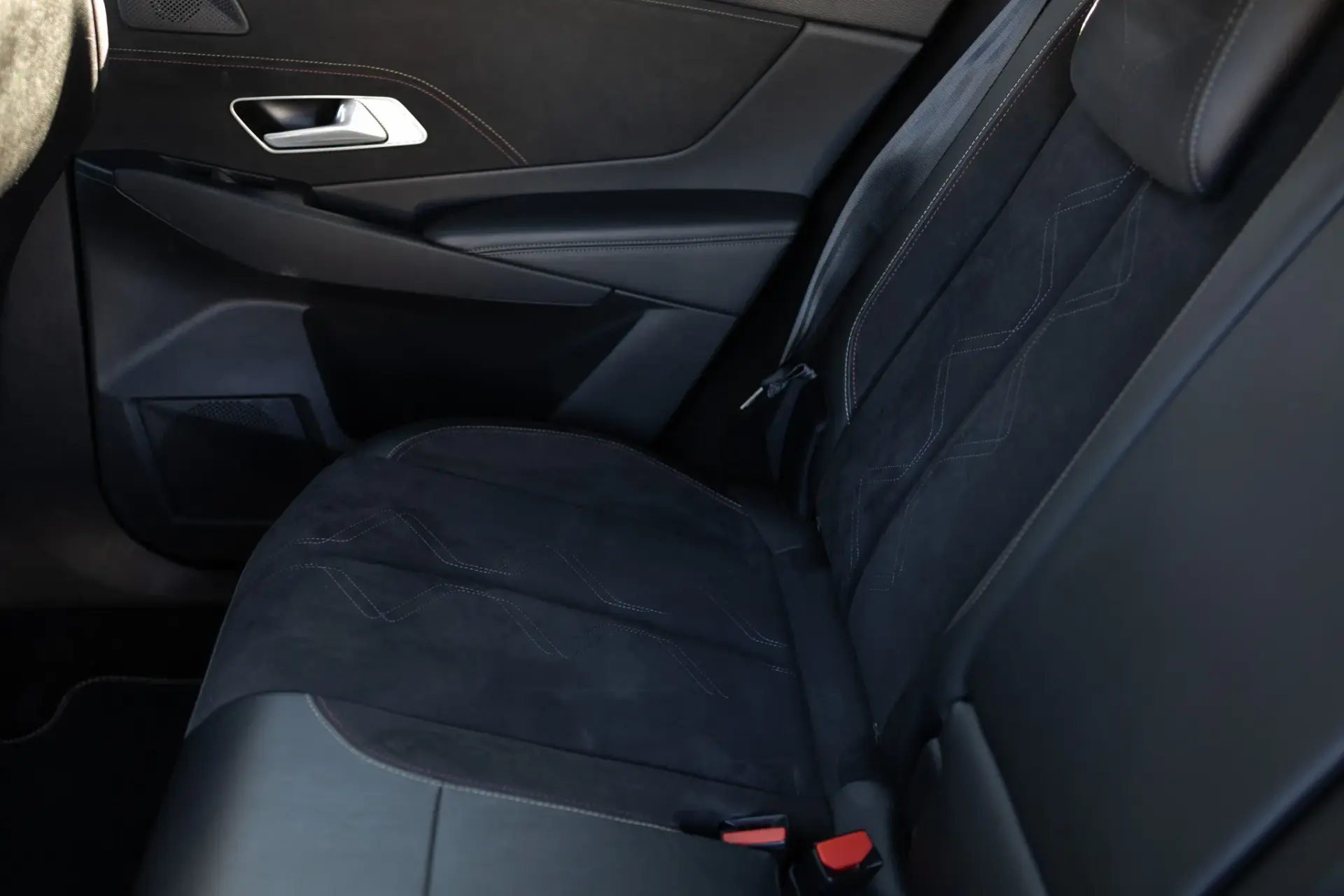 DS DS7 Crossback E-Tense Performance Line+ EAT8 29