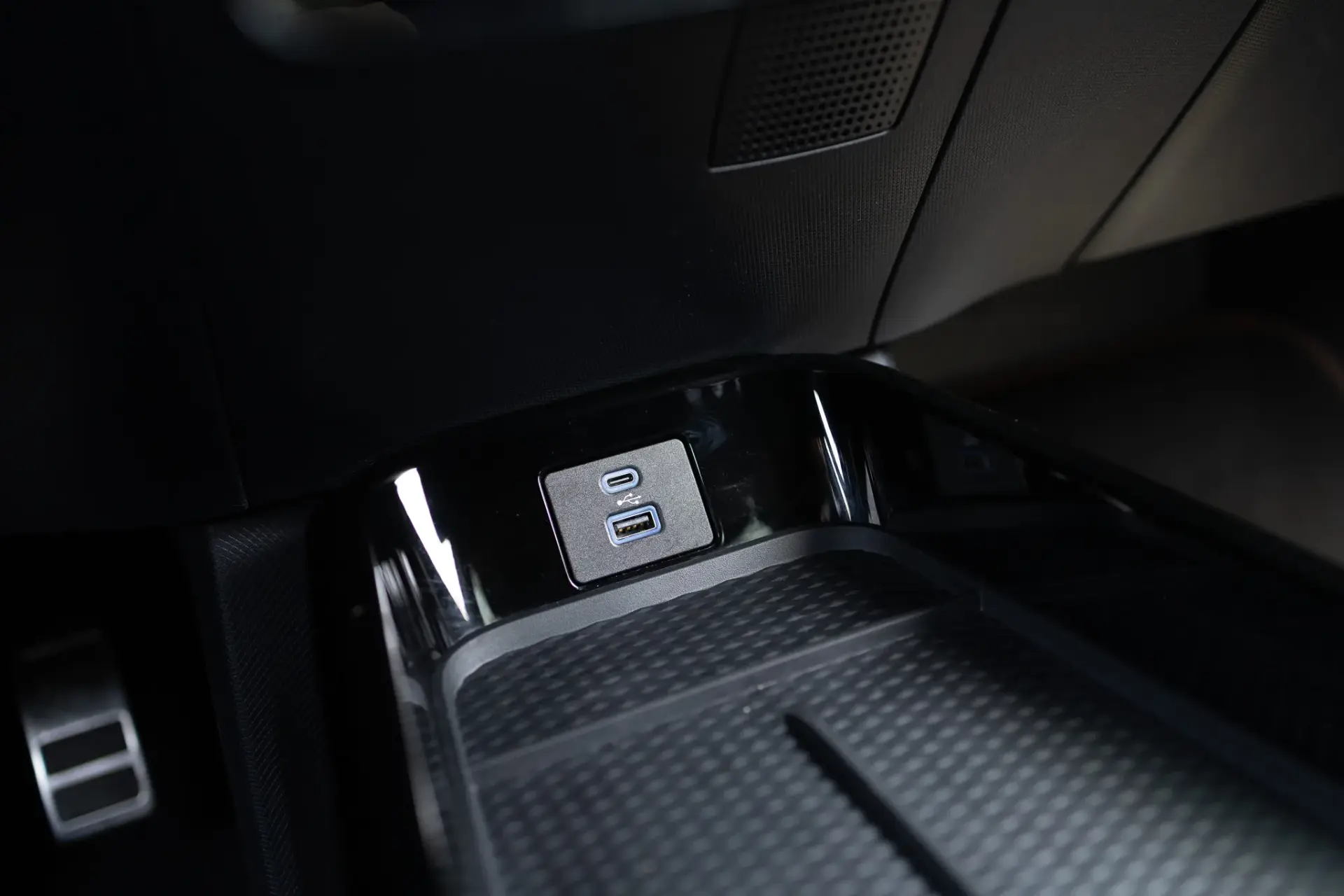 Ford Mustang Mach-E 75.7 kWh Premium AWD 25