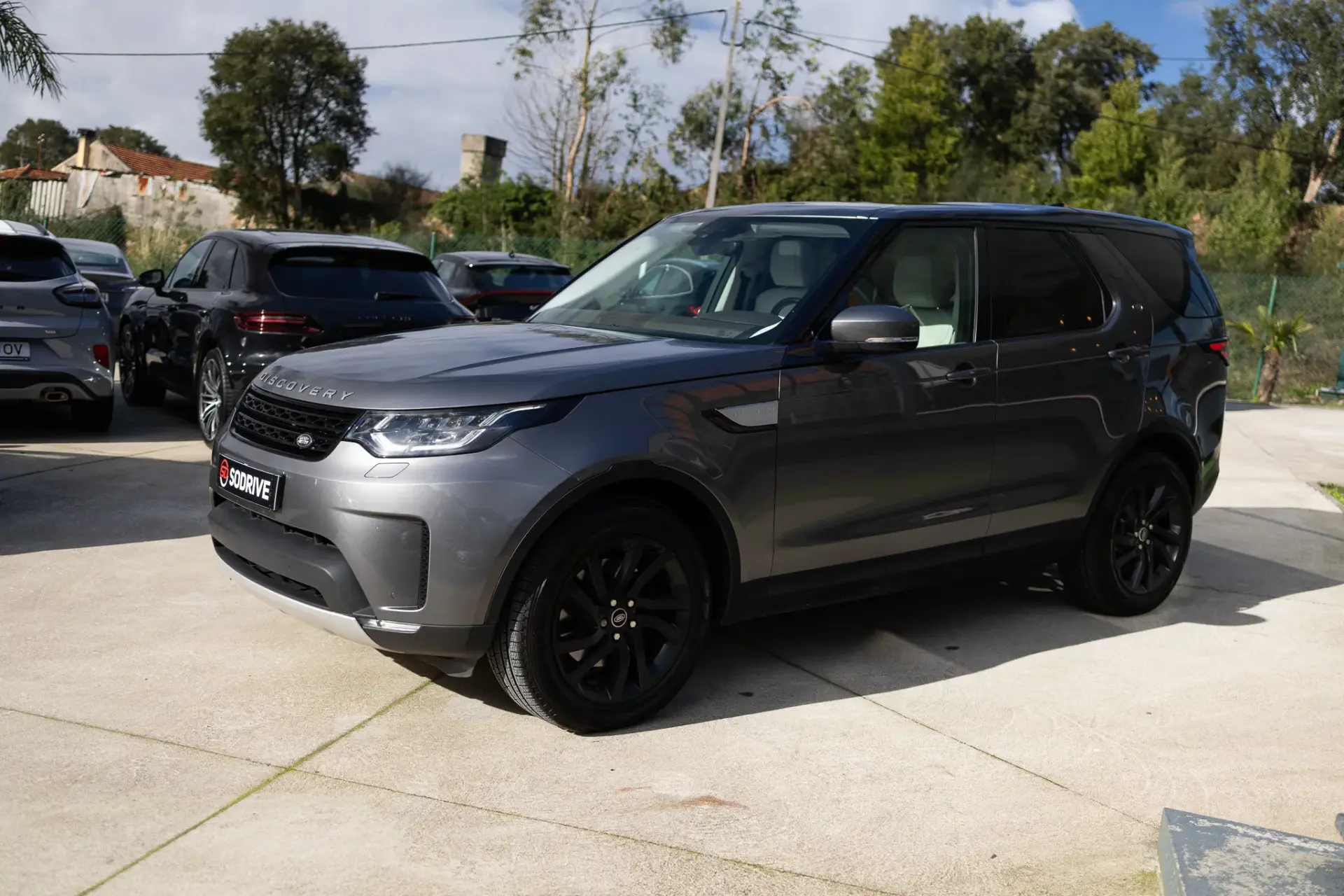 Land Rover Discovery 3.0 TD6 HSE Auto 24