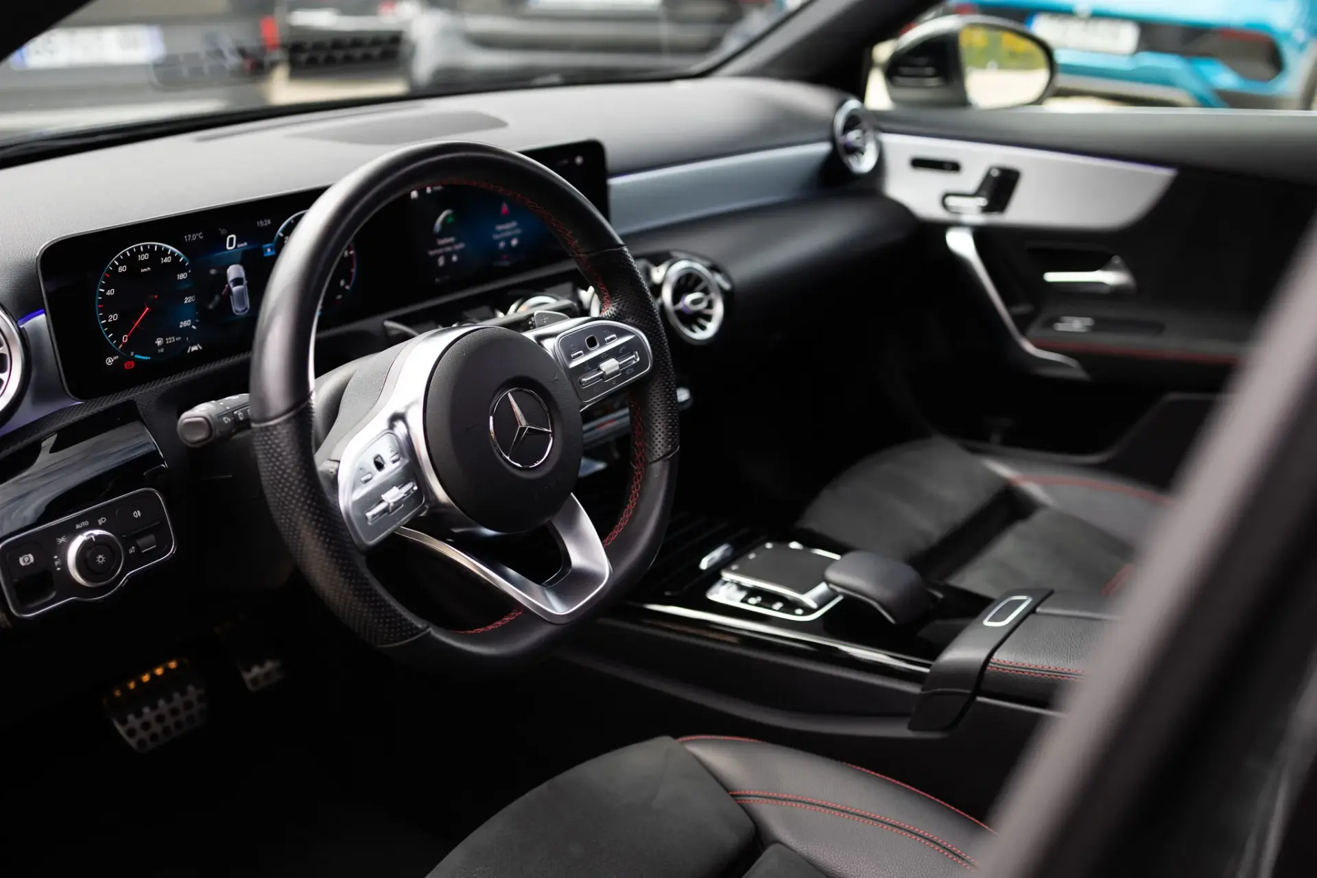 Mercedes-Benz A 180 d AMG Line Aut. 13