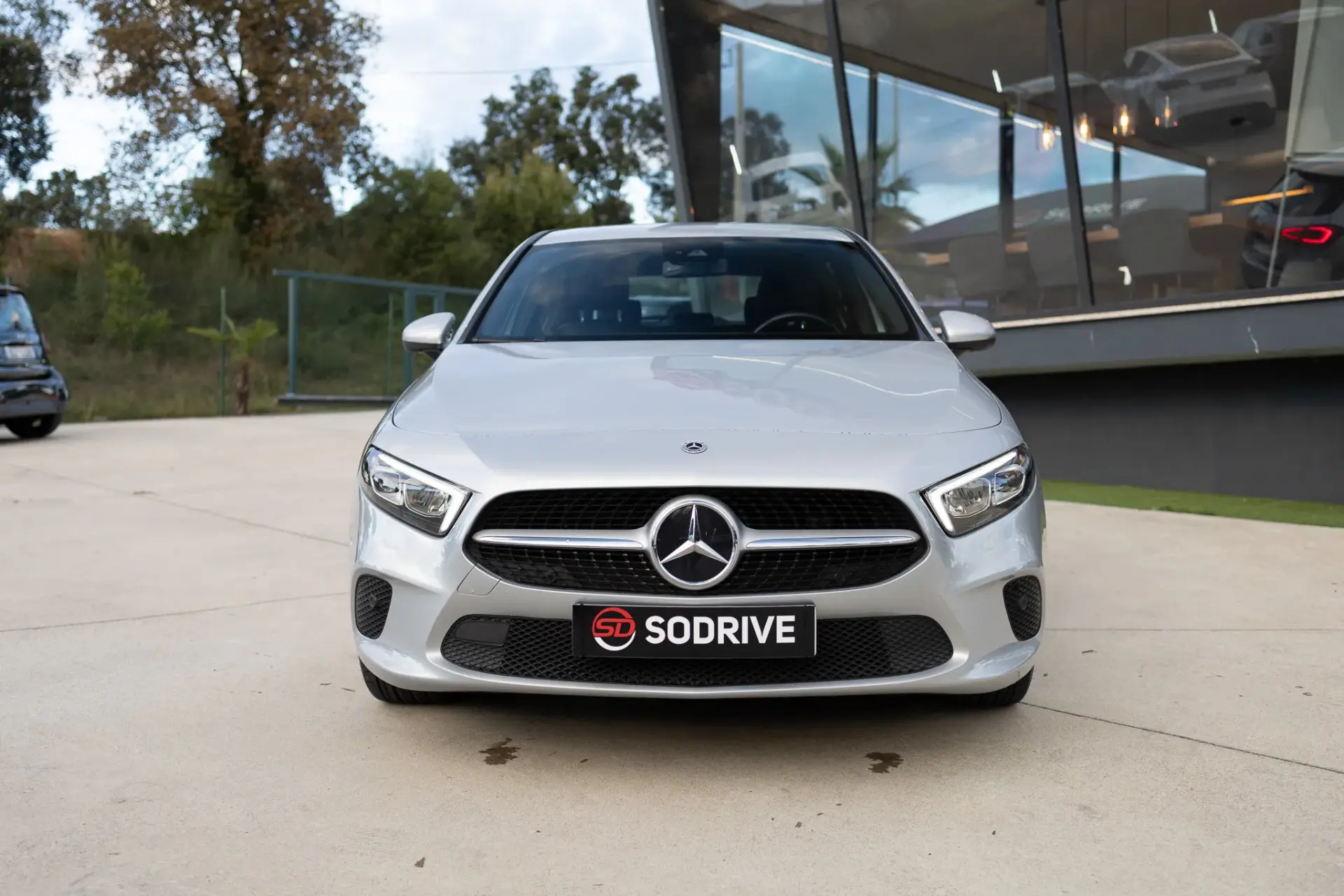 Mercedes-Benz A 250 e Progressive 3