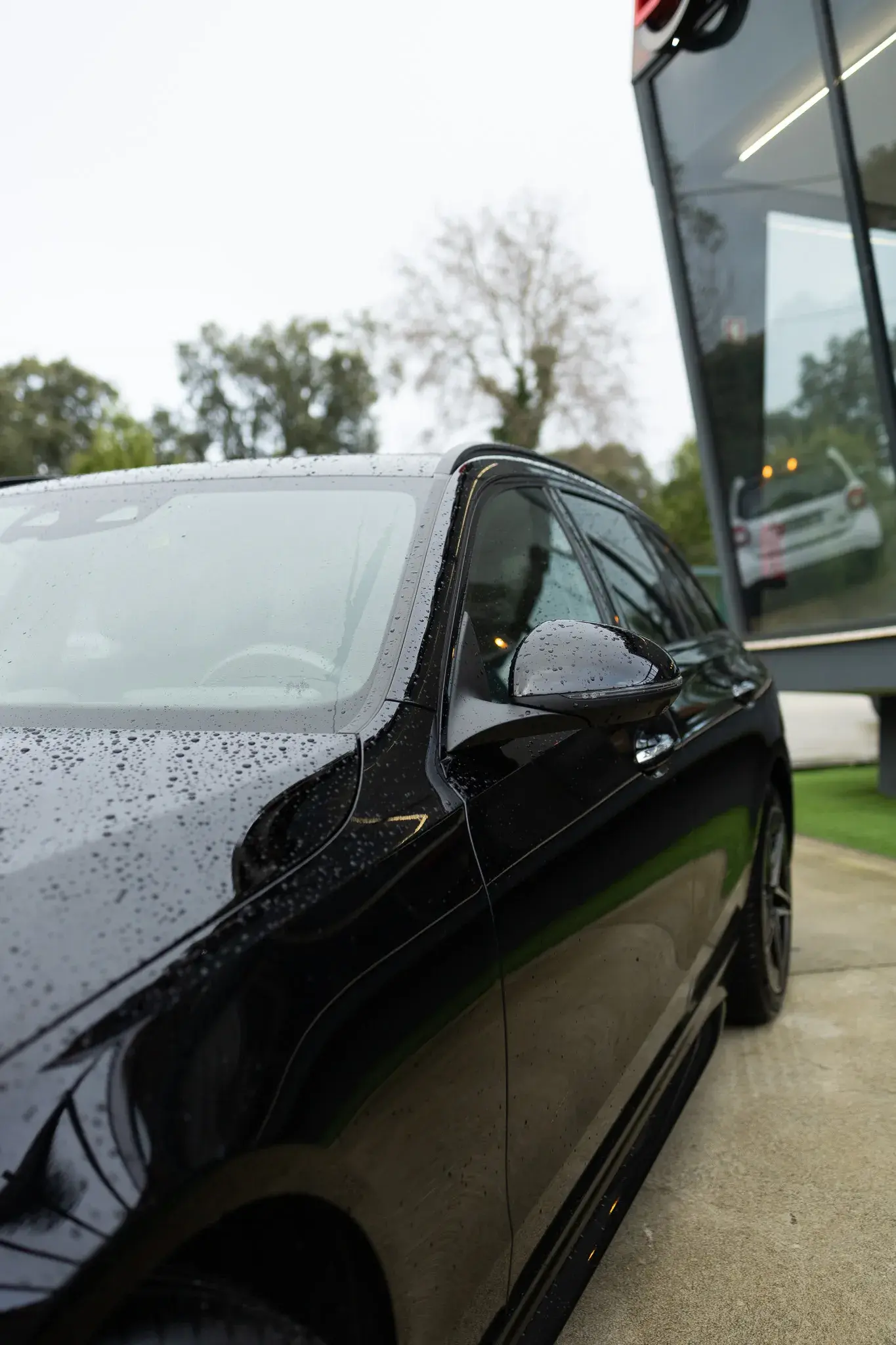 Mercedes-Benz C 300 e AMG Line 12
