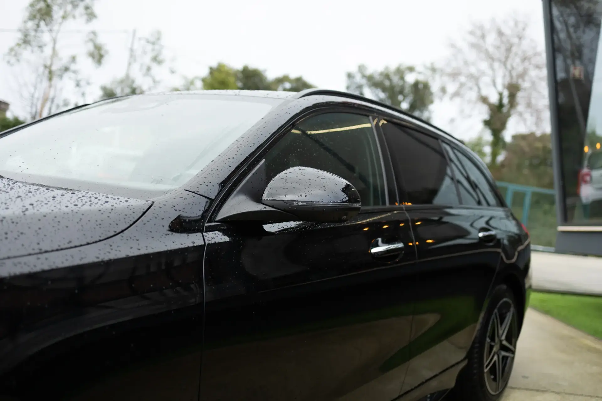 Mercedes-Benz C 300 e AMG Line 14