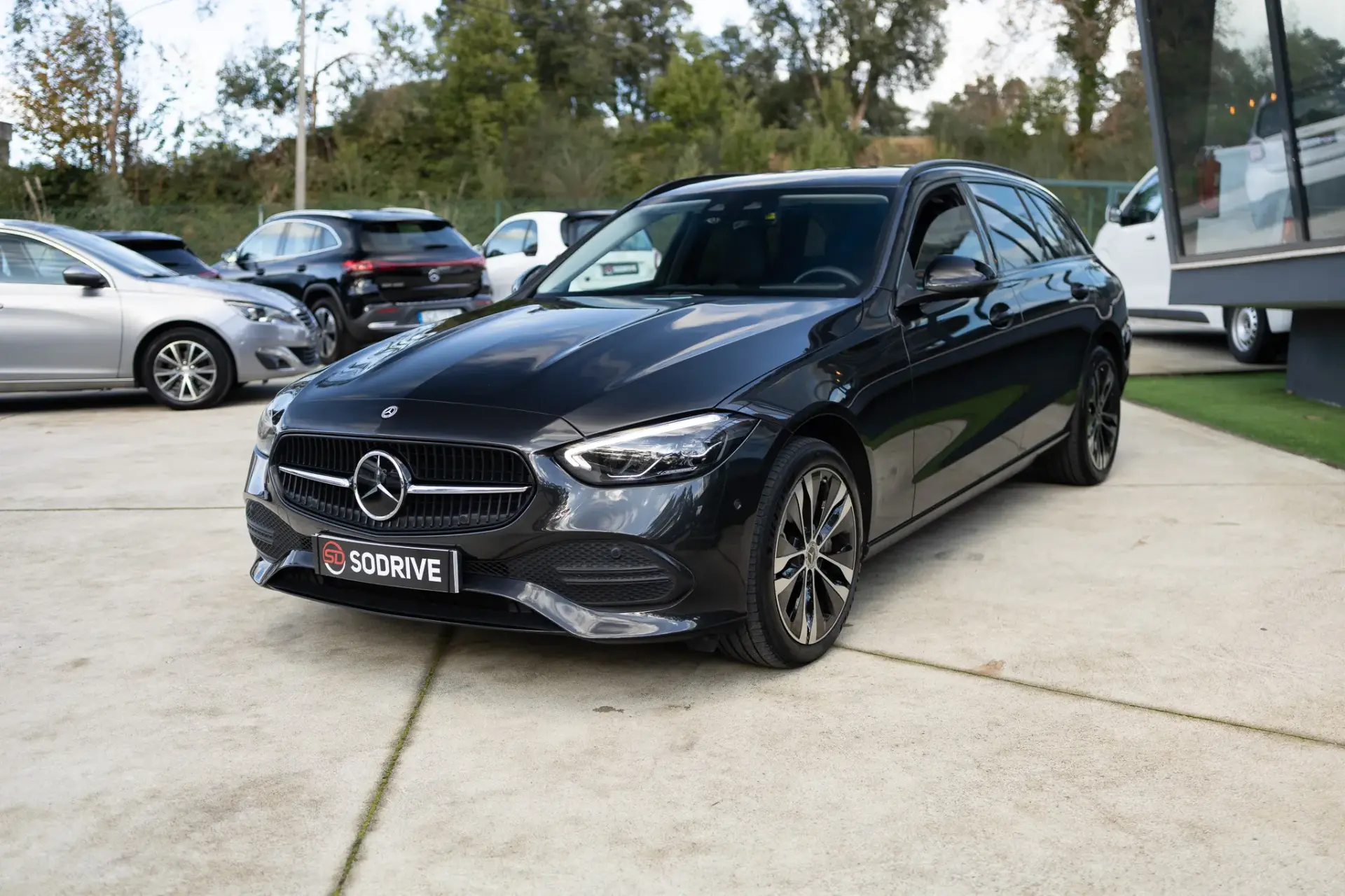 Mercedes-Benz C 300 e Avantgarde 16