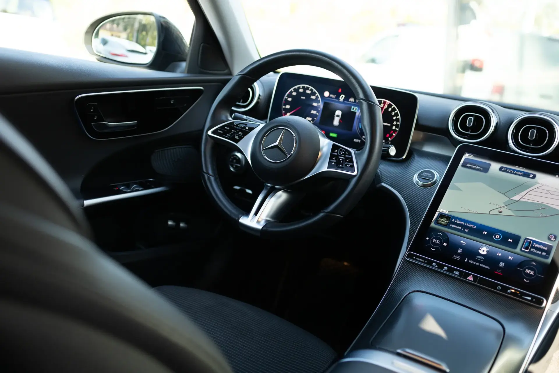 Mercedes-Benz C 300 e Avantgarde 34