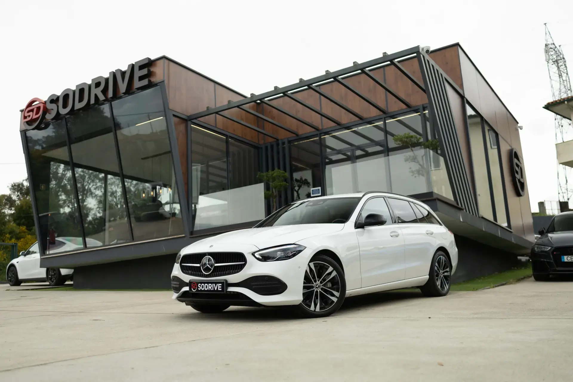 Mercedes-Benz C 300 e Avantgarde 1