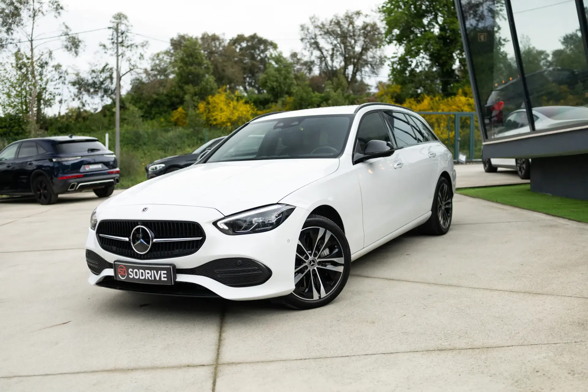 Mercedes-Benz C 300 e Avantgarde 5