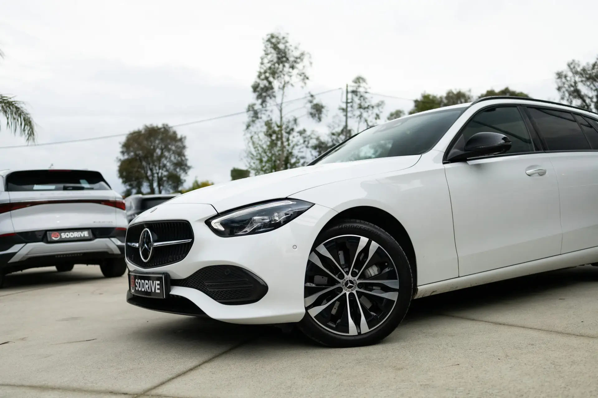 Mercedes-Benz C 300 e Avantgarde 13