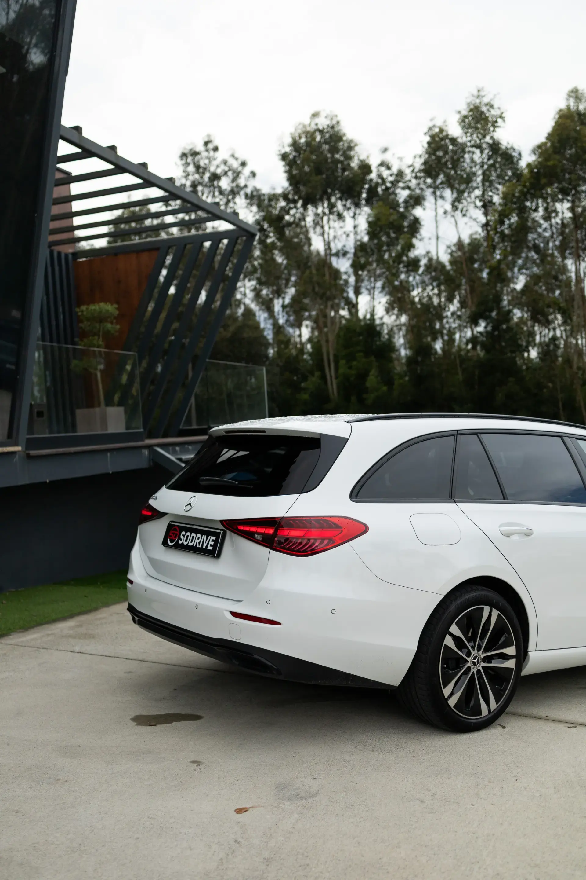 Mercedes-Benz C 300 e Avantgarde 18