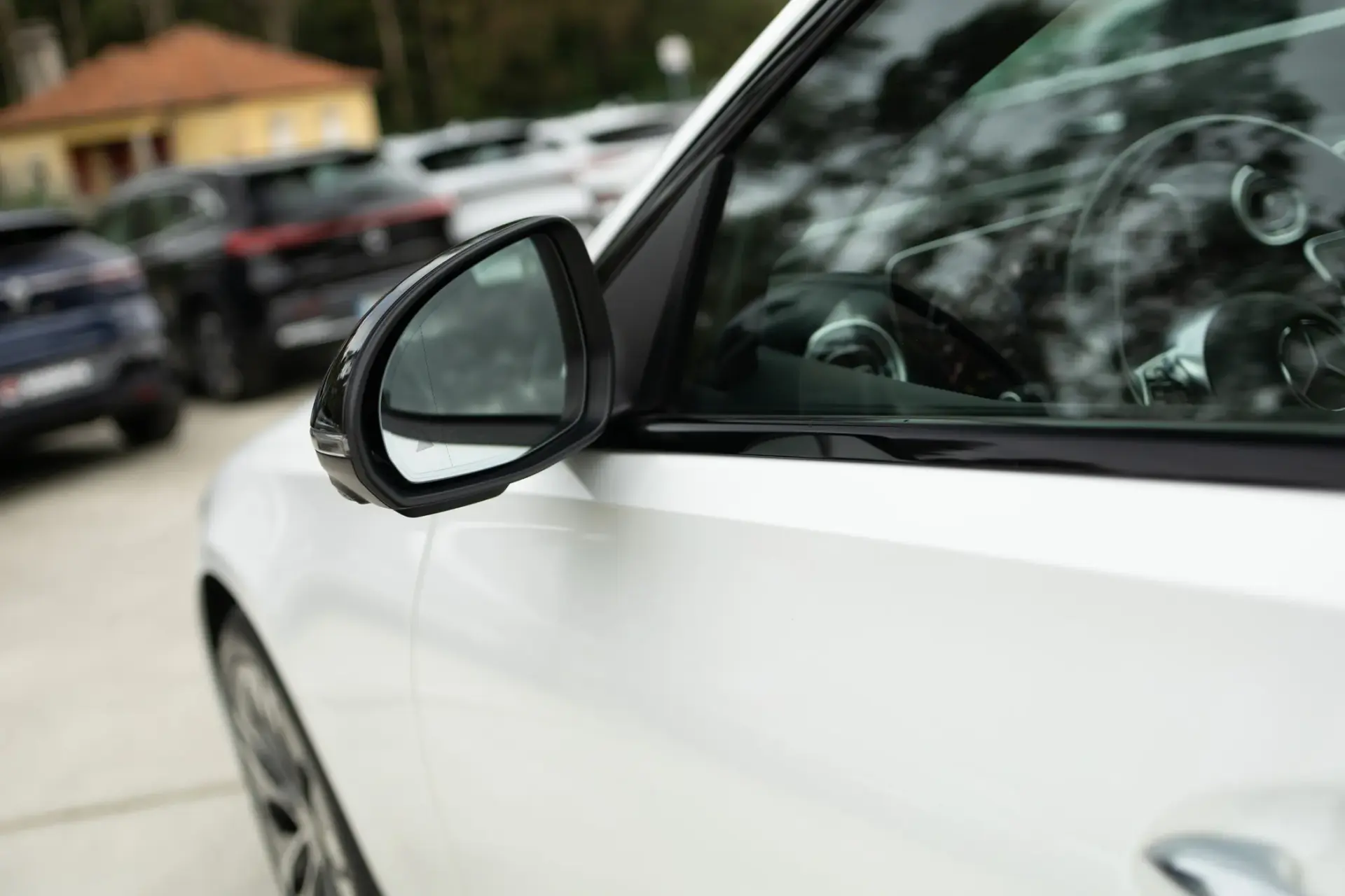 Mercedes-Benz C 300 e Avantgarde 44