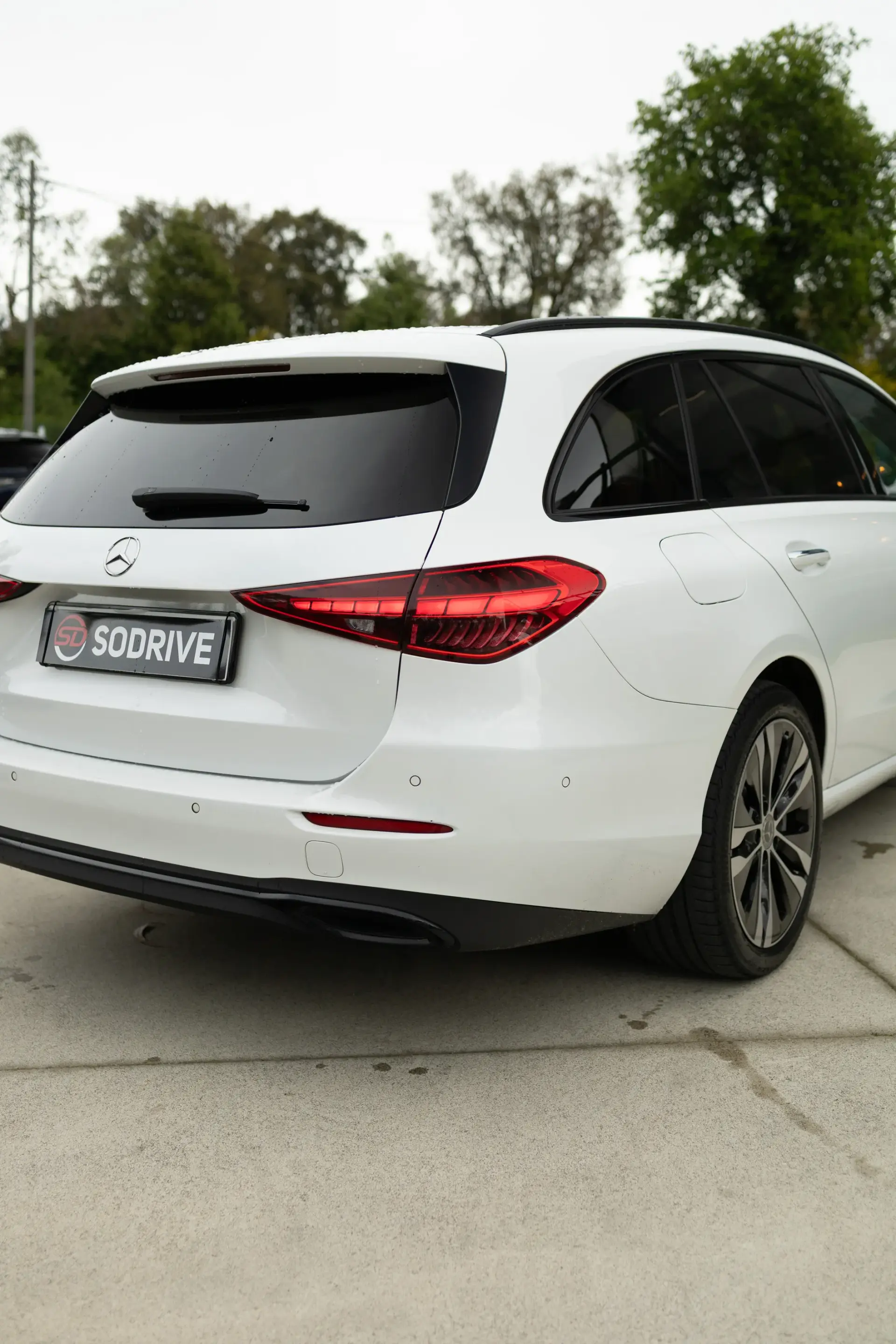 Mercedes-Benz C 300 e Avantgarde 46