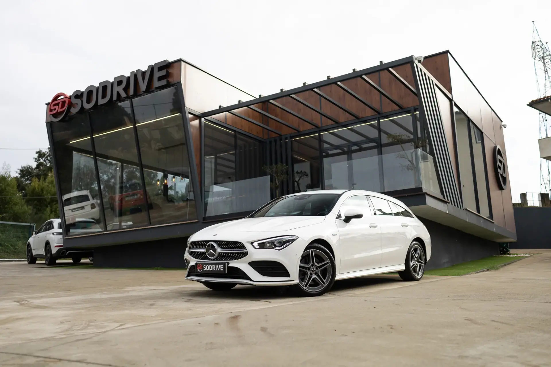 Mercedes-Benz CLA 250 e Shooting Brake AMG Line 1