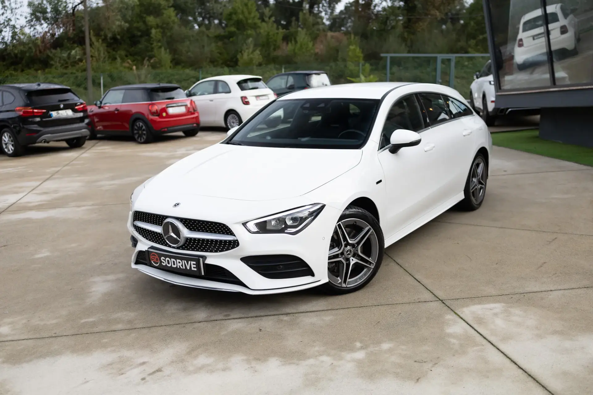 Mercedes-Benz CLA 250 e Shooting Brake AMG Line 7