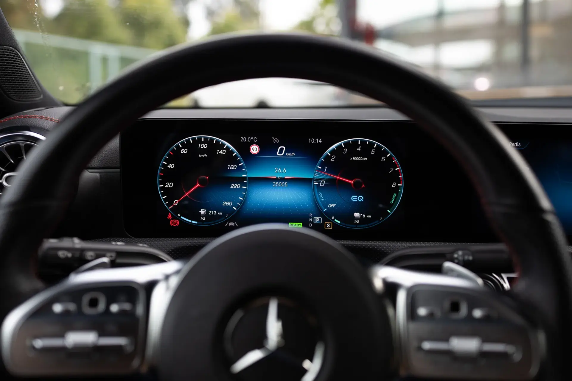Mercedes-Benz CLA 250 e Shooting Brake AMG Line 10
