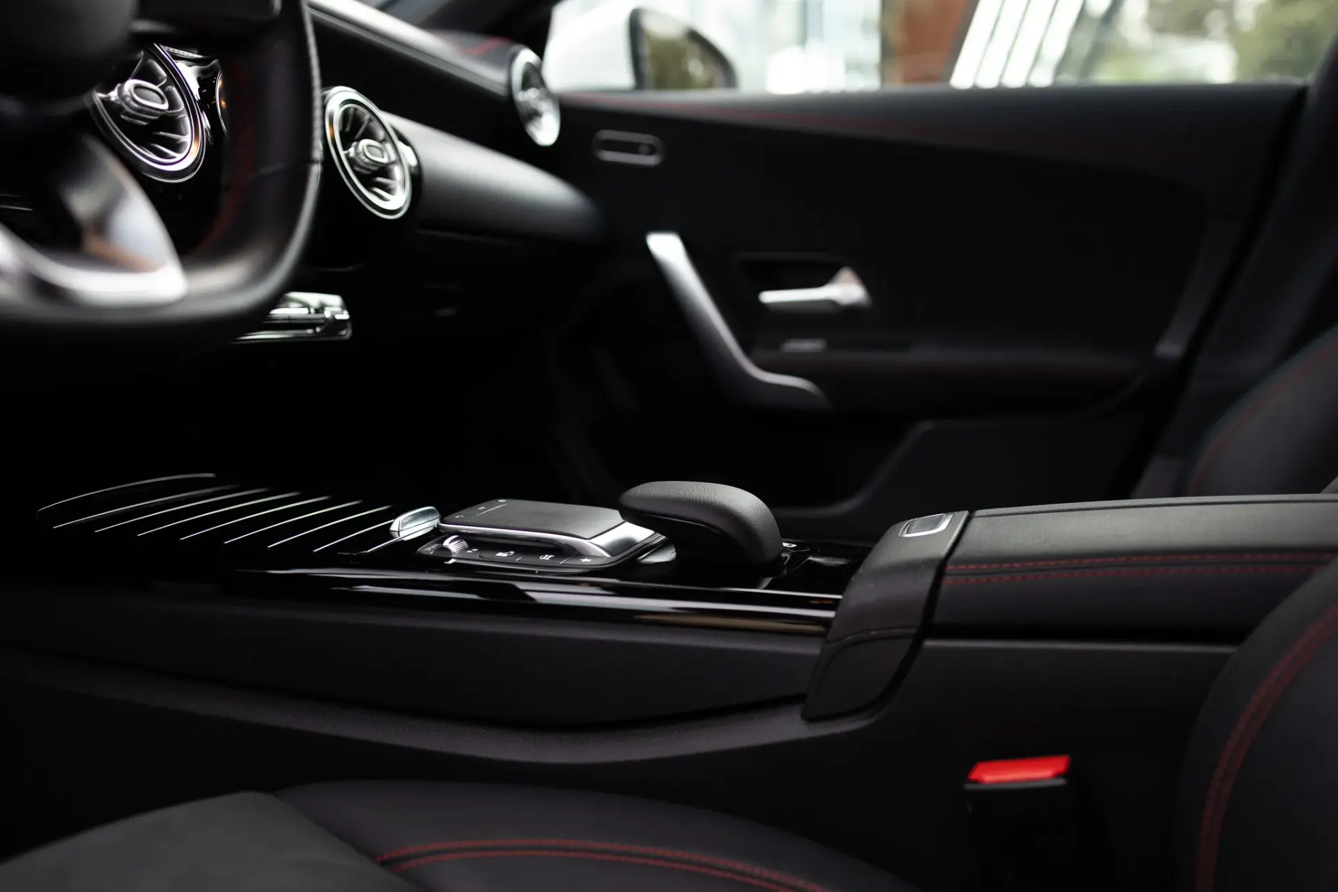Mercedes-Benz CLA 250 e Shooting Brake AMG Line 26