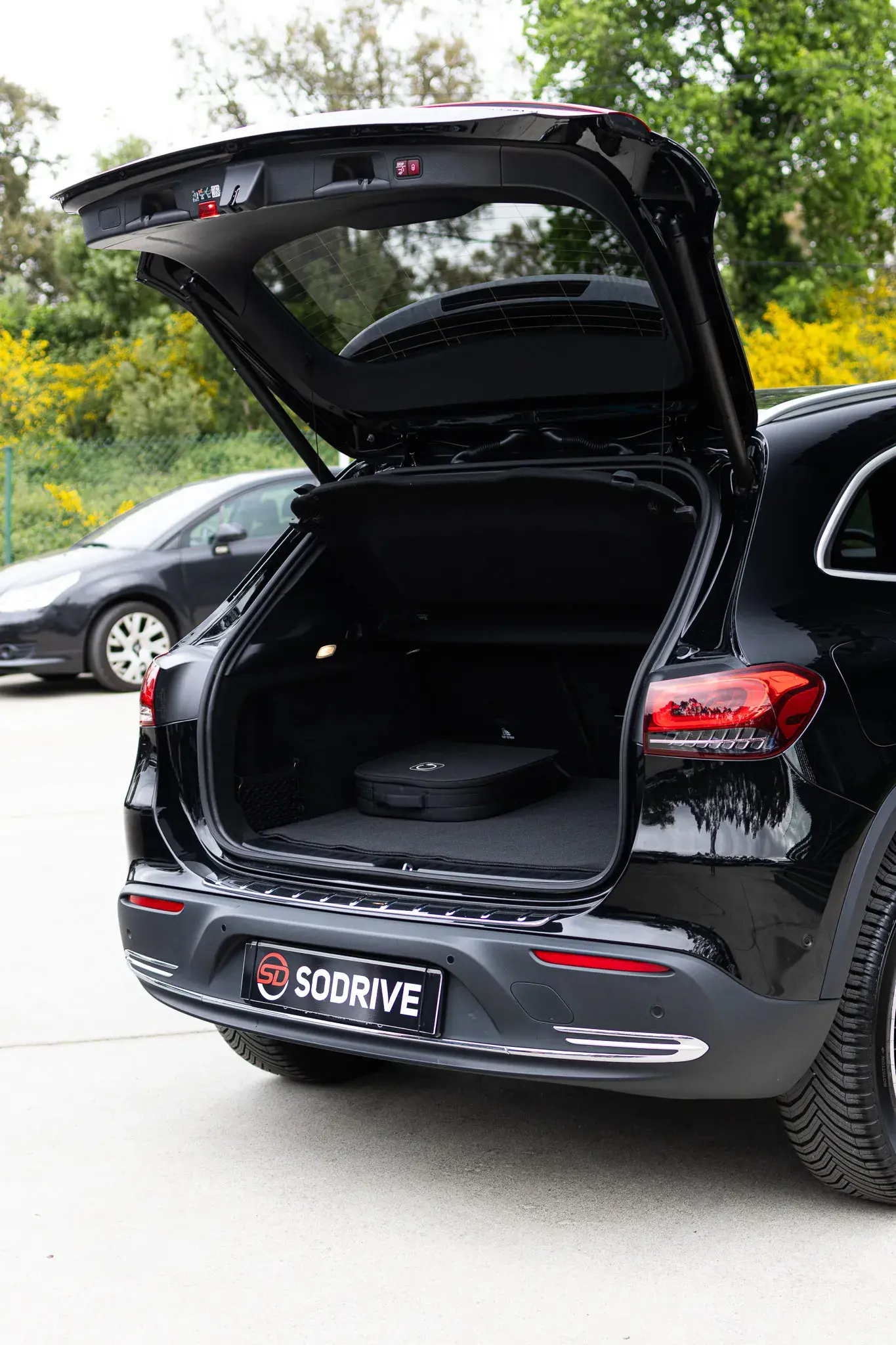 Mercedes-Benz EQA 300 4Matic Progressive 19
