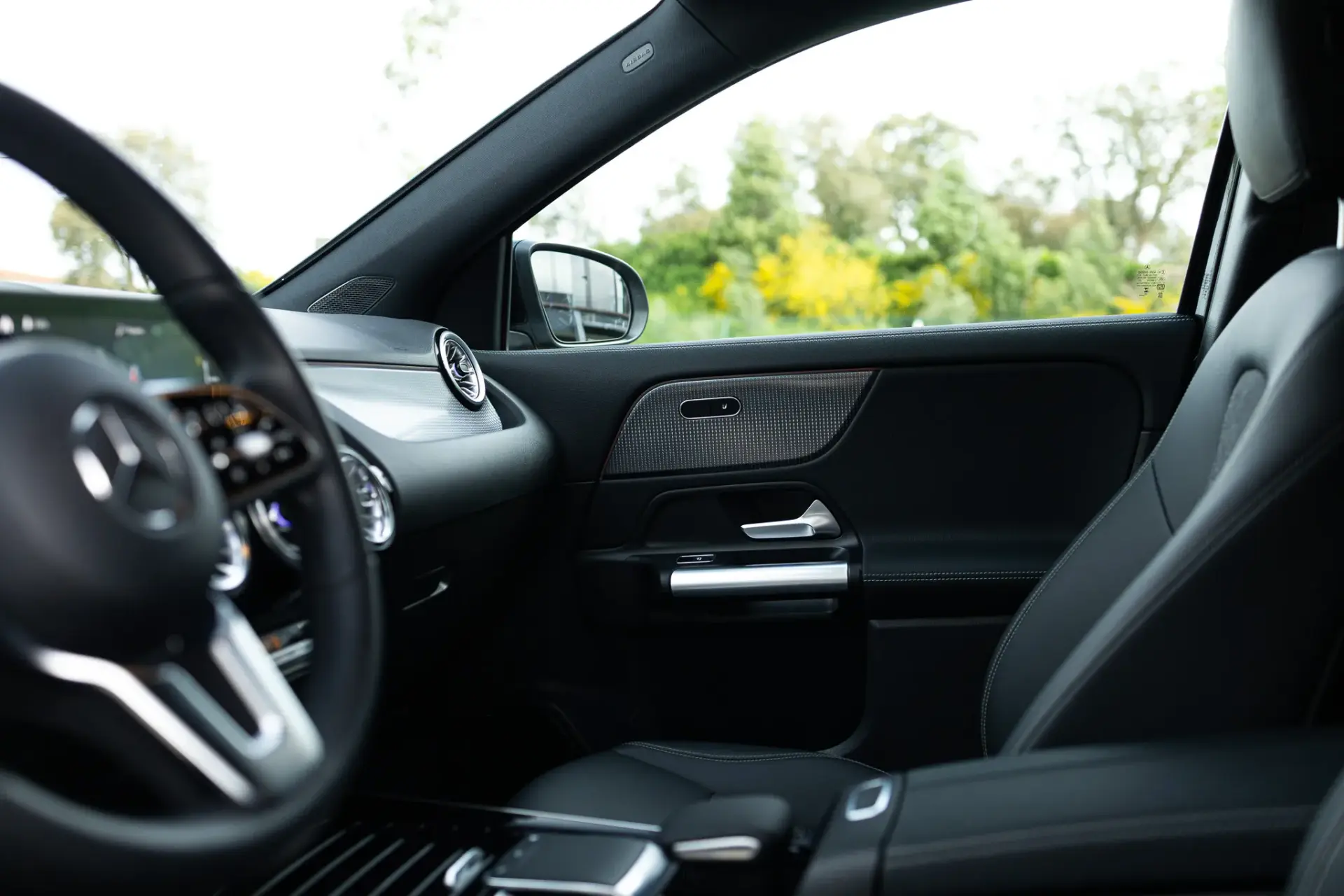 Mercedes-Benz EQA 300 4Matic Progressive 32