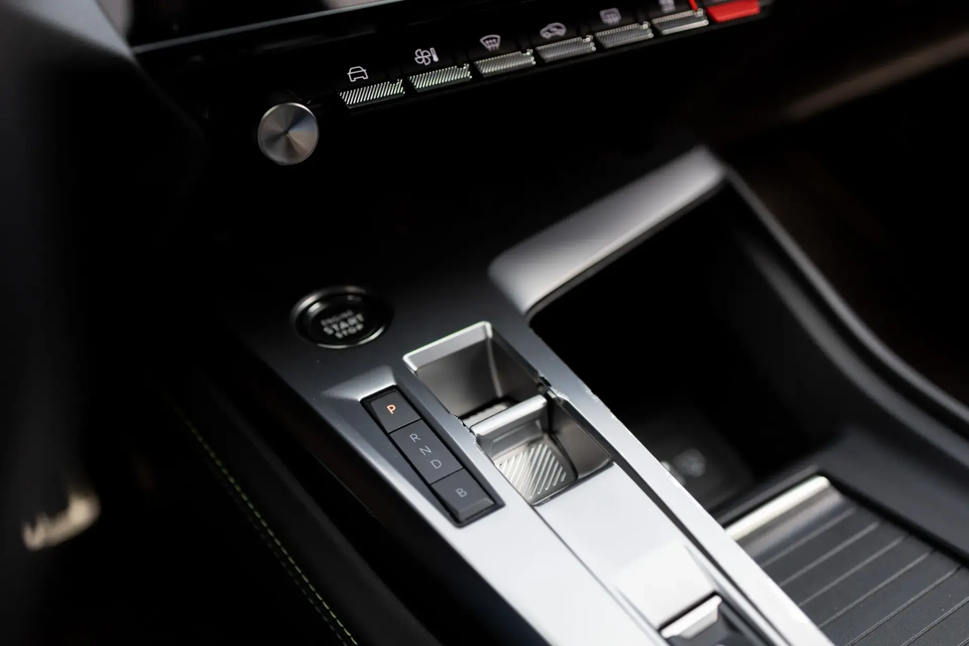 Peugeot 408 225 e-EAT8 GT 8