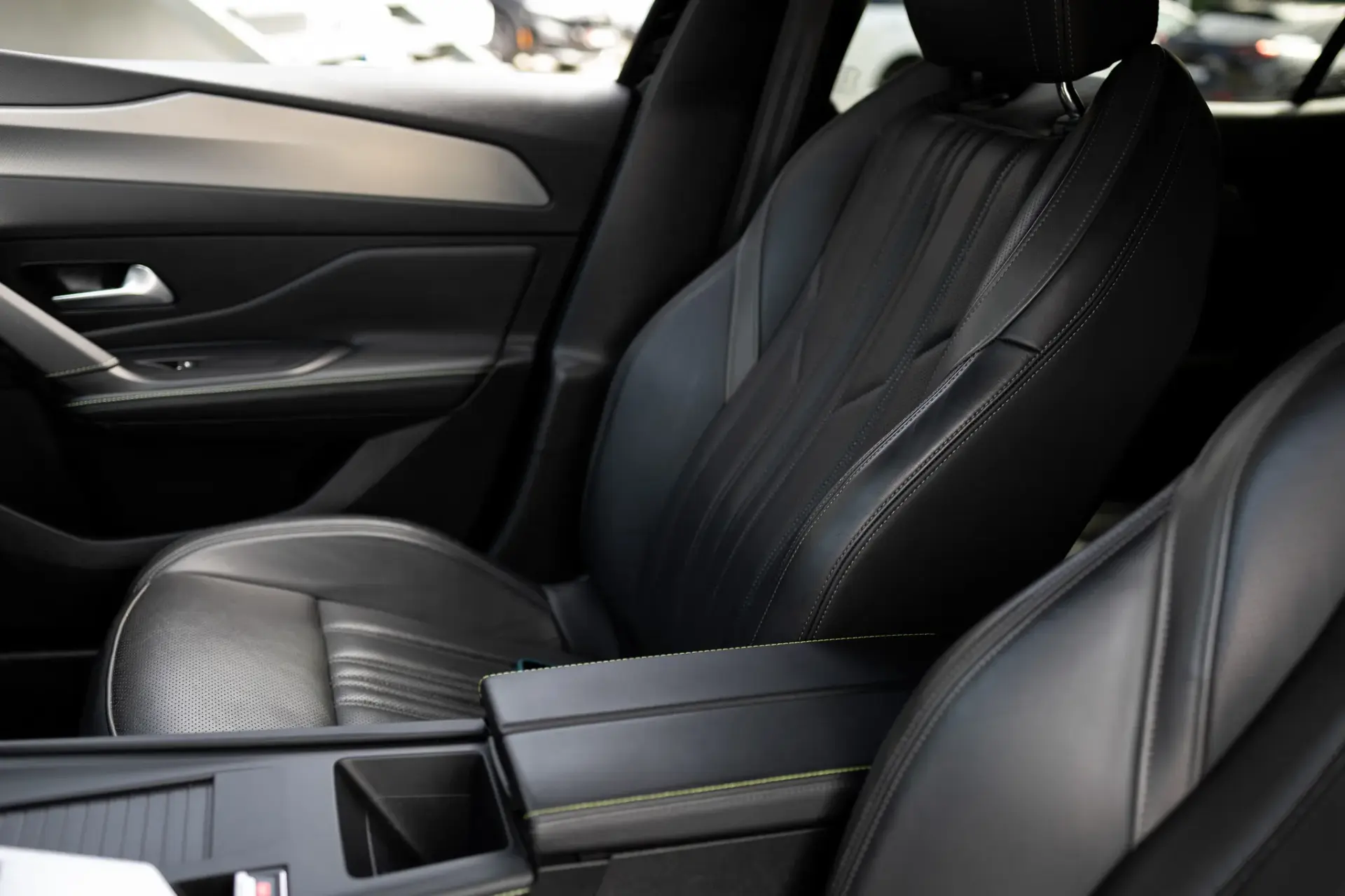 Peugeot 408 225 e-EAT8 GT 44