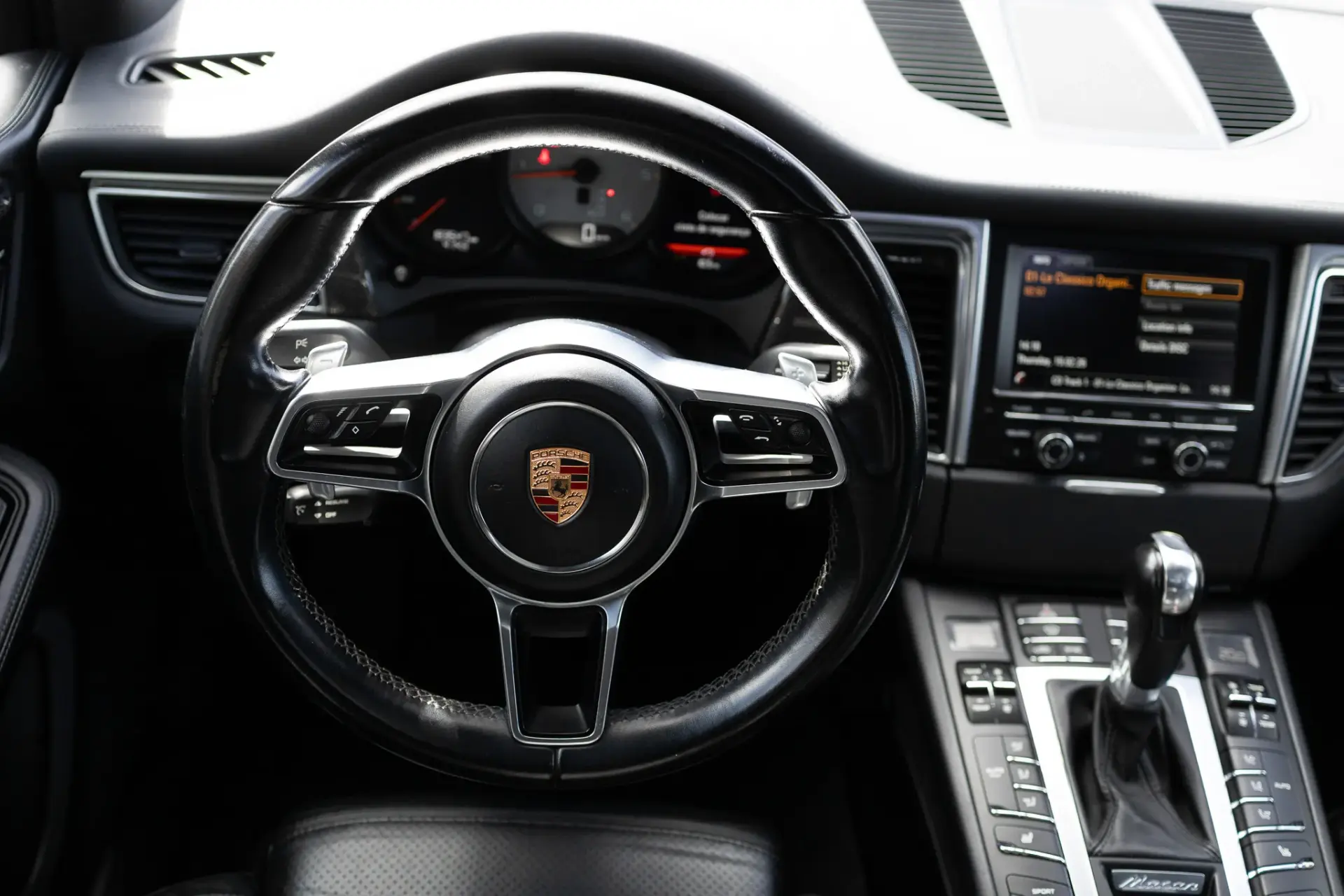Porsche Macan S PDK 9