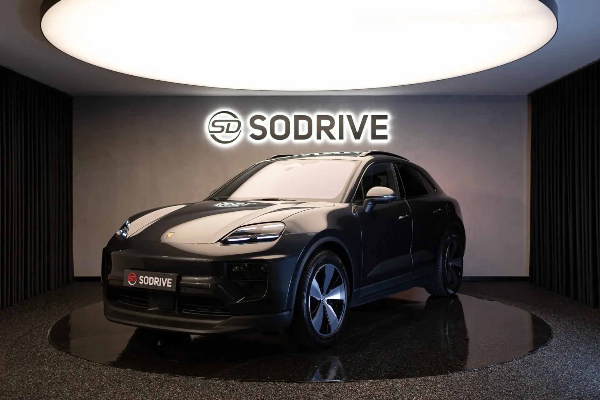 Porsche Macan Electric 4 1