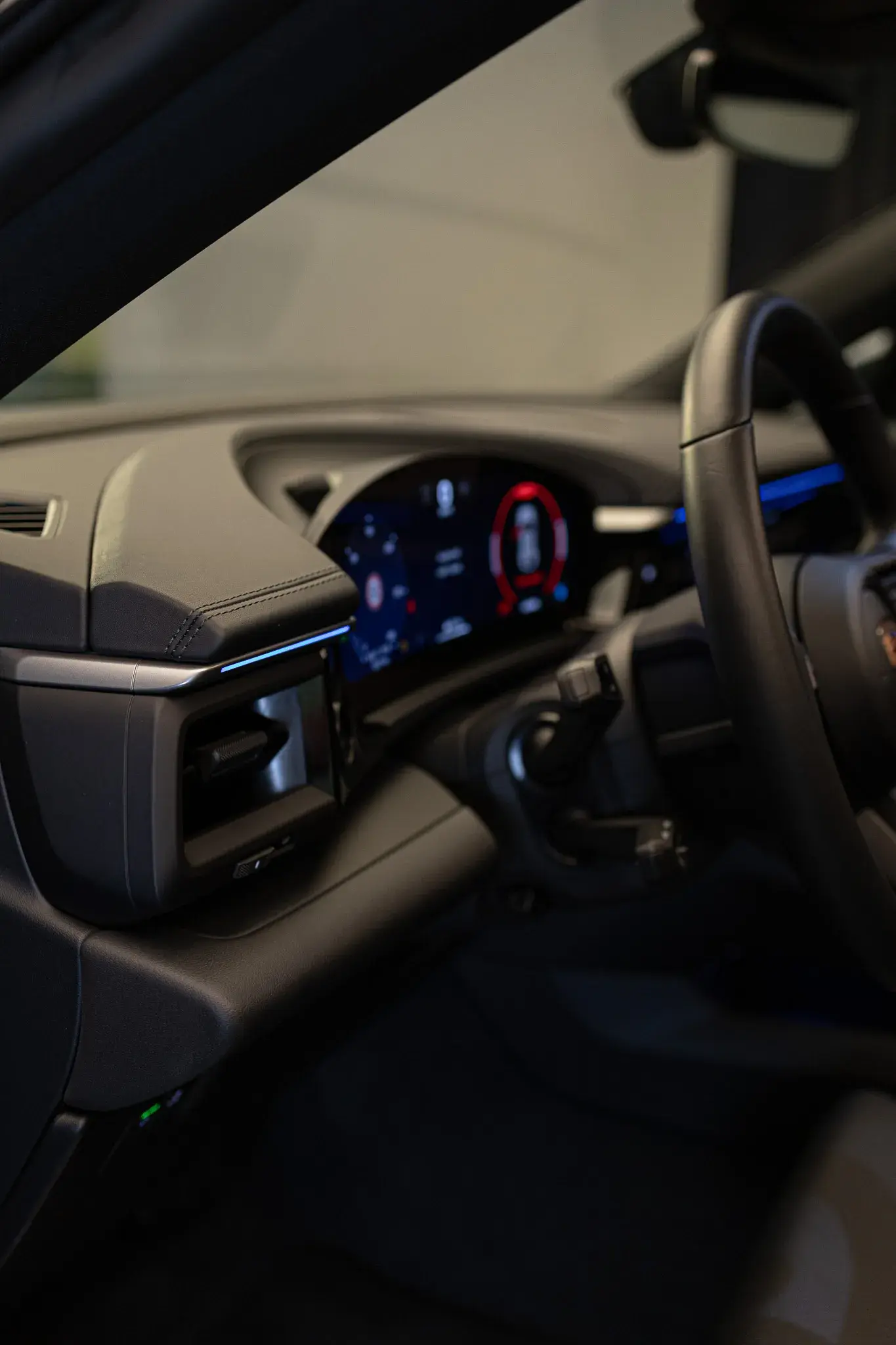 Porsche Macan Electric 4 12