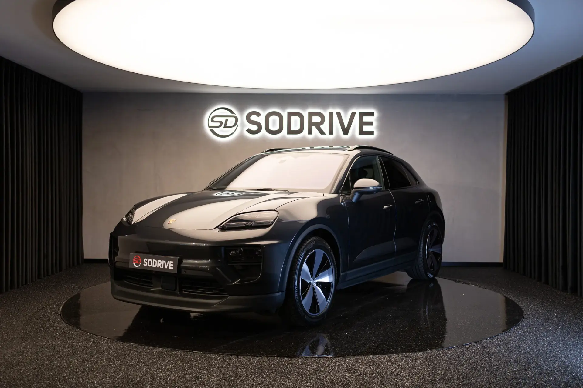 Porsche Macan Electric 4 17