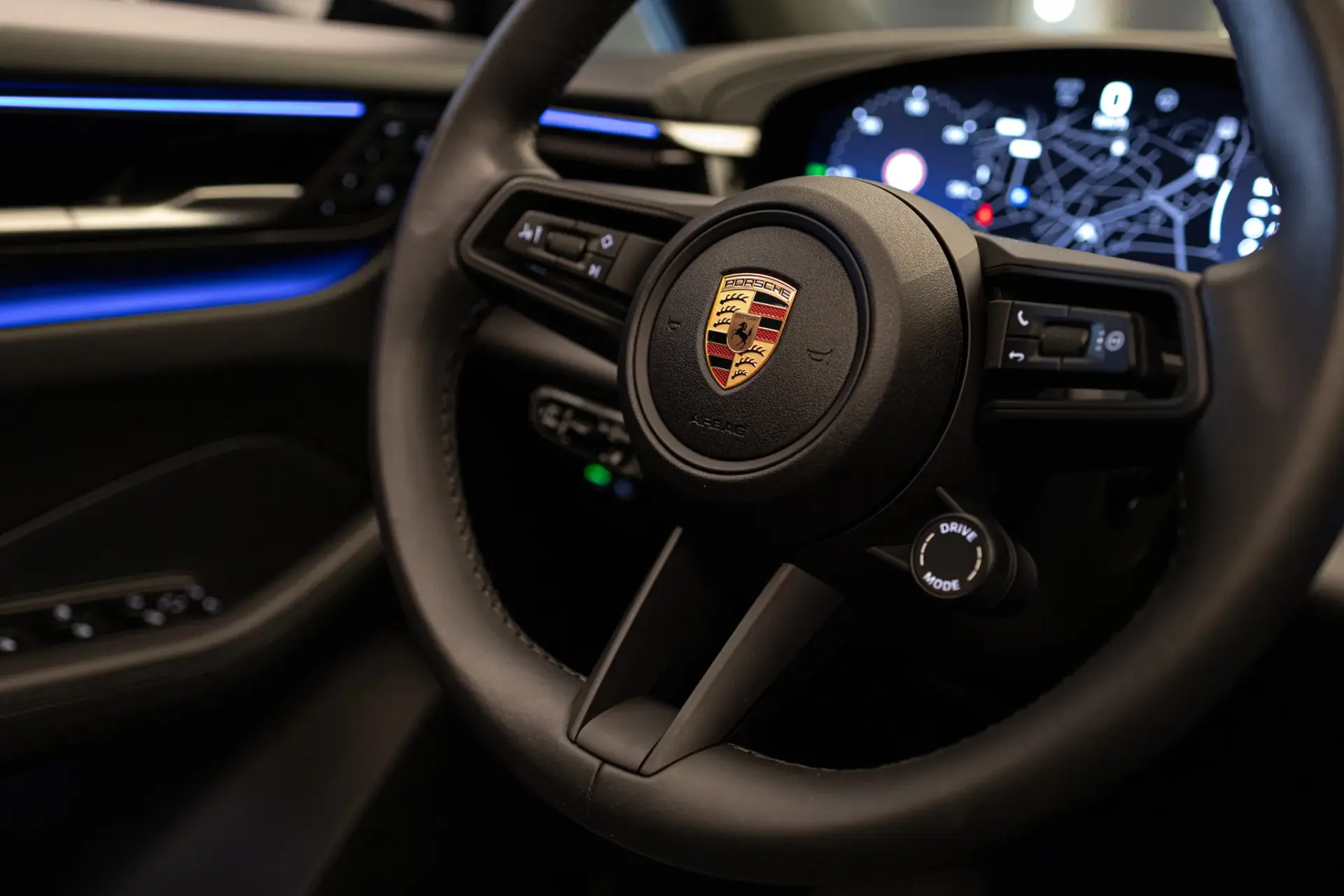 Porsche Macan Electric 4 25