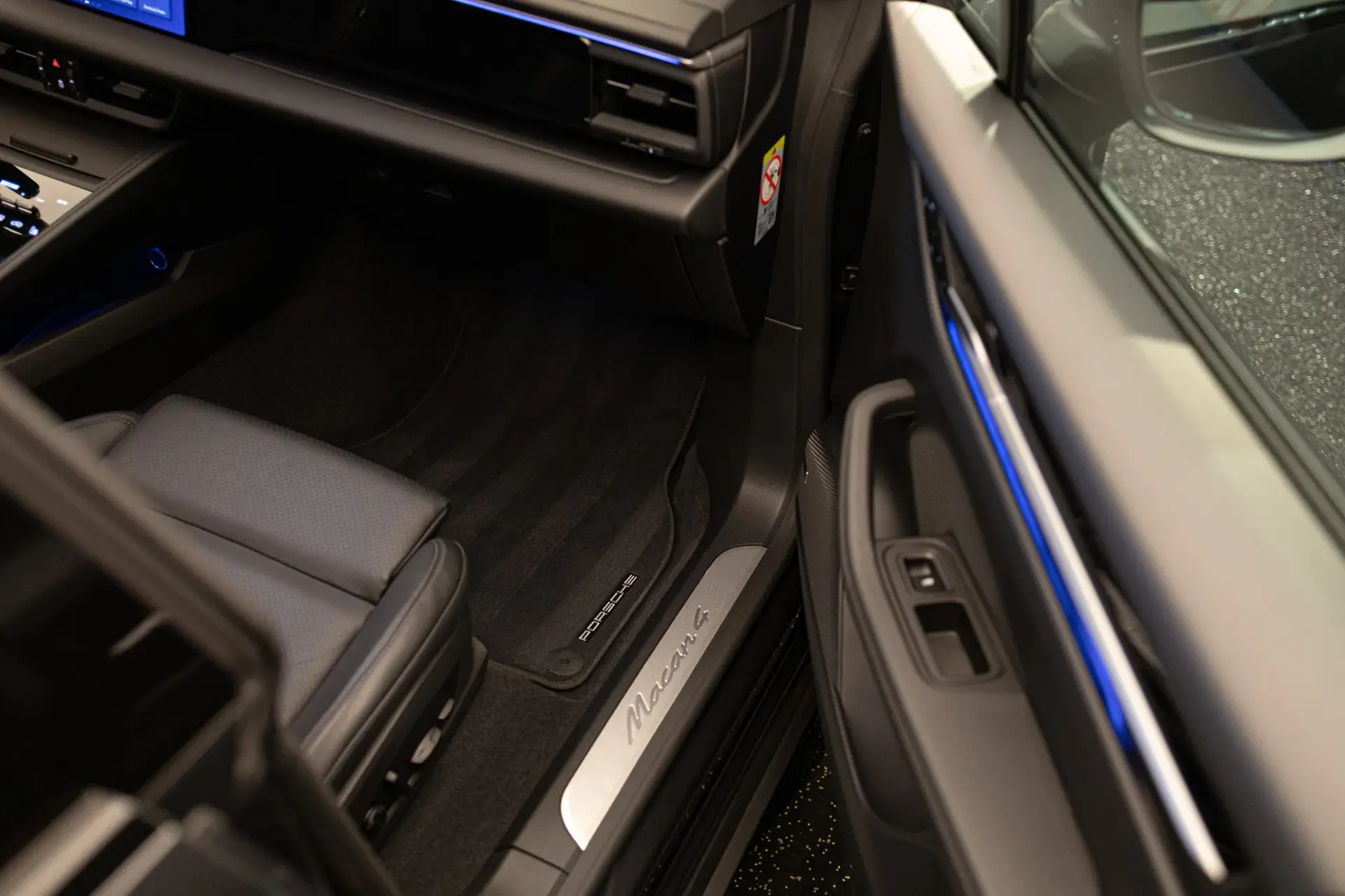 Porsche Macan Electric 4 29
