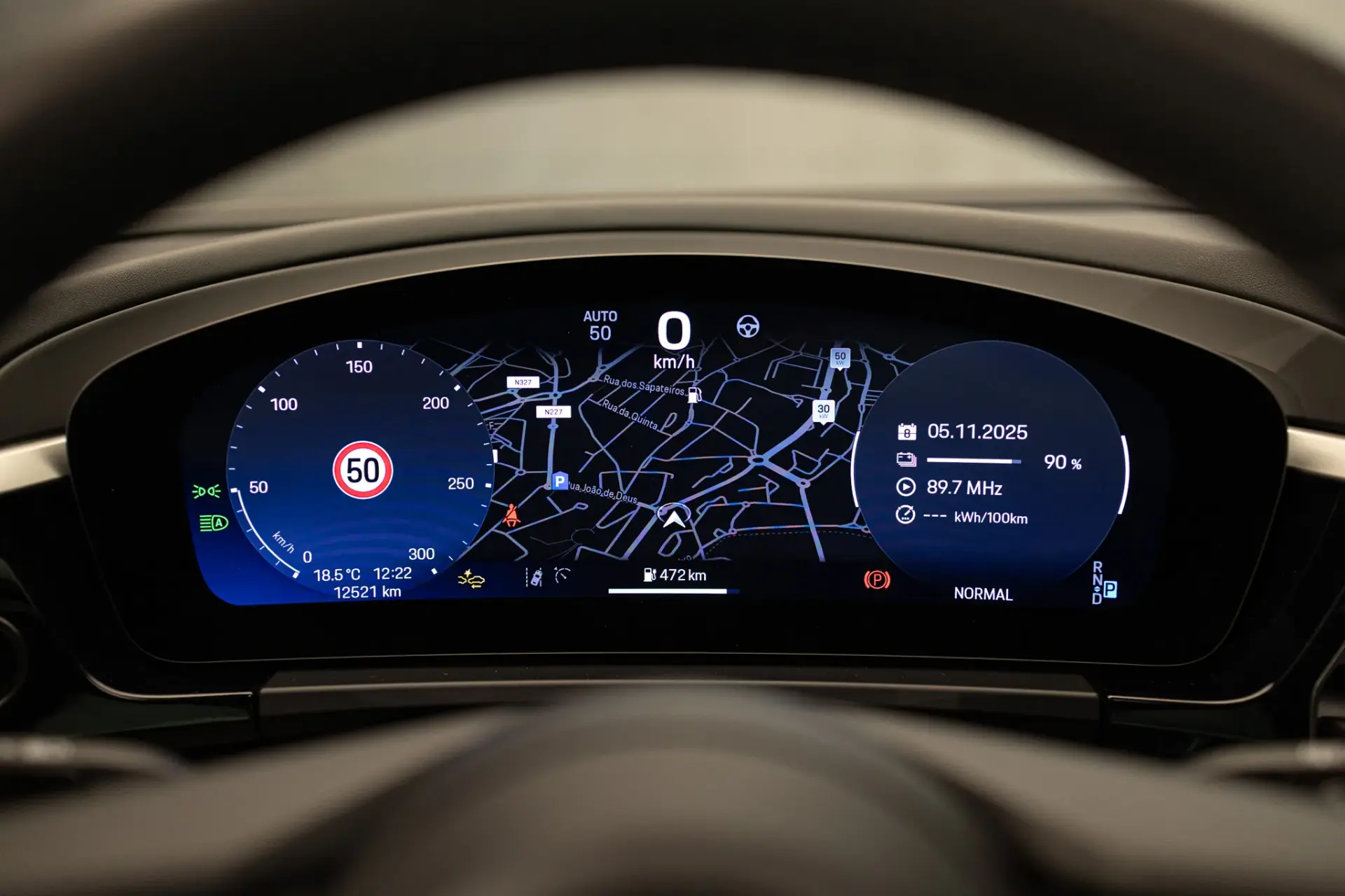 Porsche Macan Electric 4 38