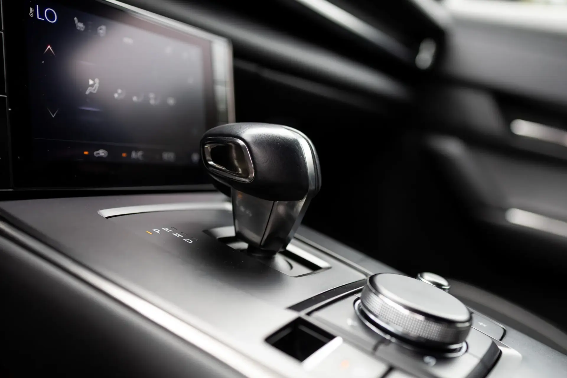 Mazda MX-30 e-SKYACTIV Excellence 36