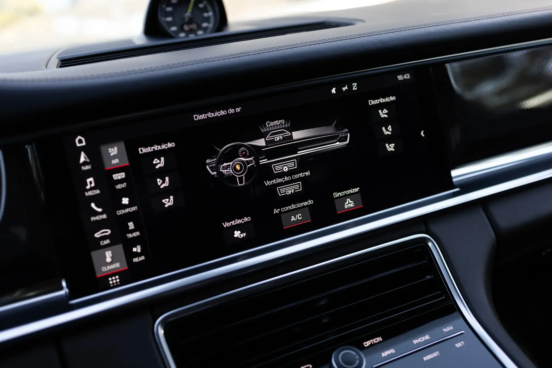Porsche Panamera Sport Turismo 4 E-Hybrid 23