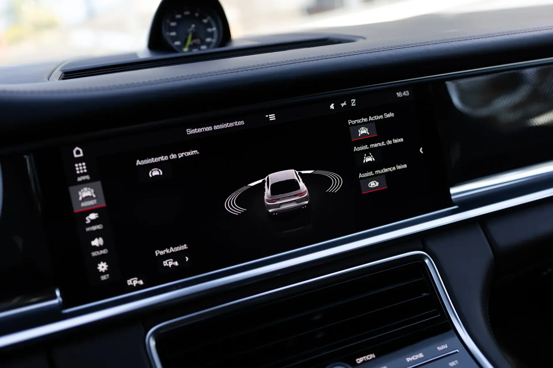 Porsche Panamera Sport Turismo 4 E-Hybrid 37