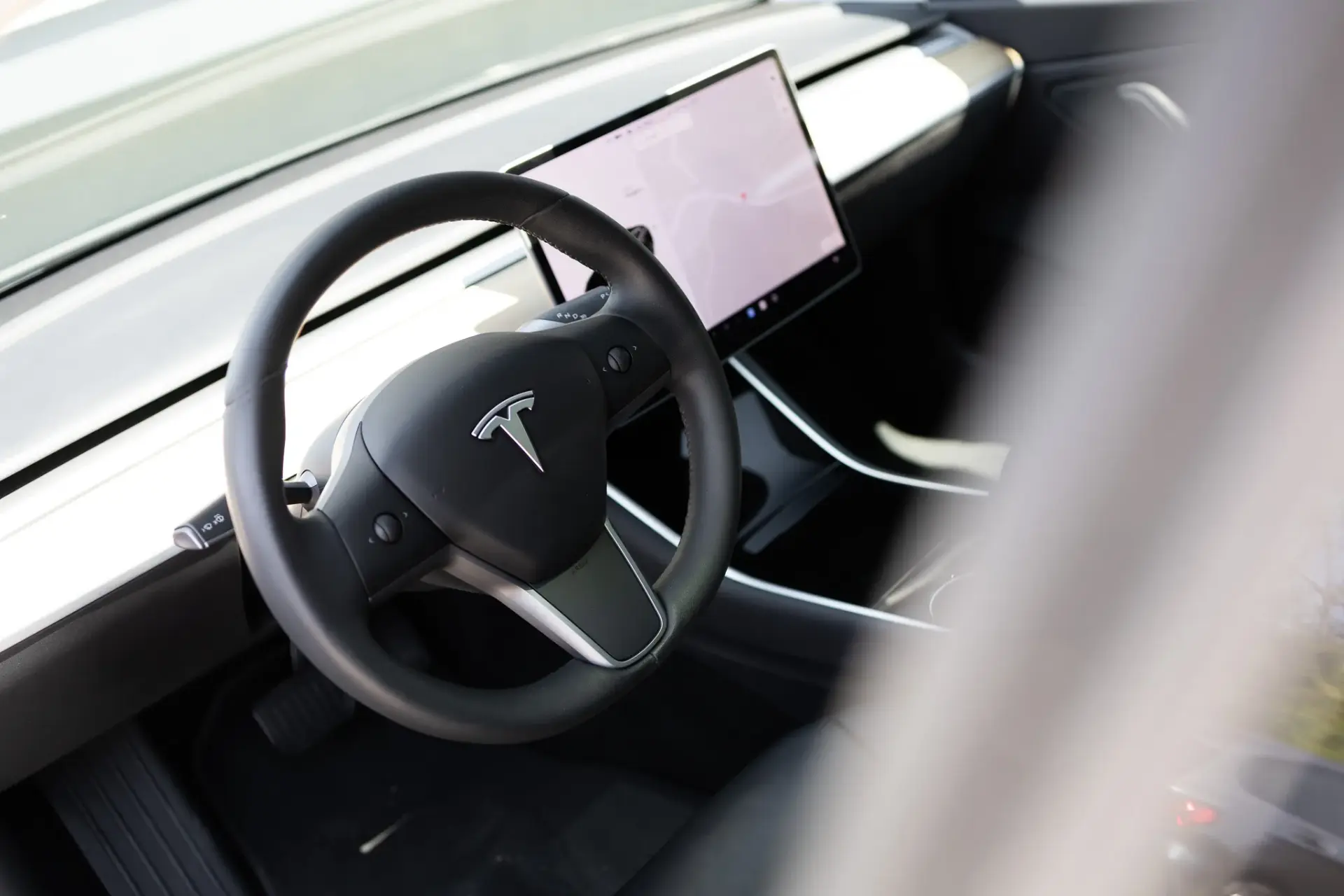 Tesla Model 3 Long-Range Dual Motor AWD 2