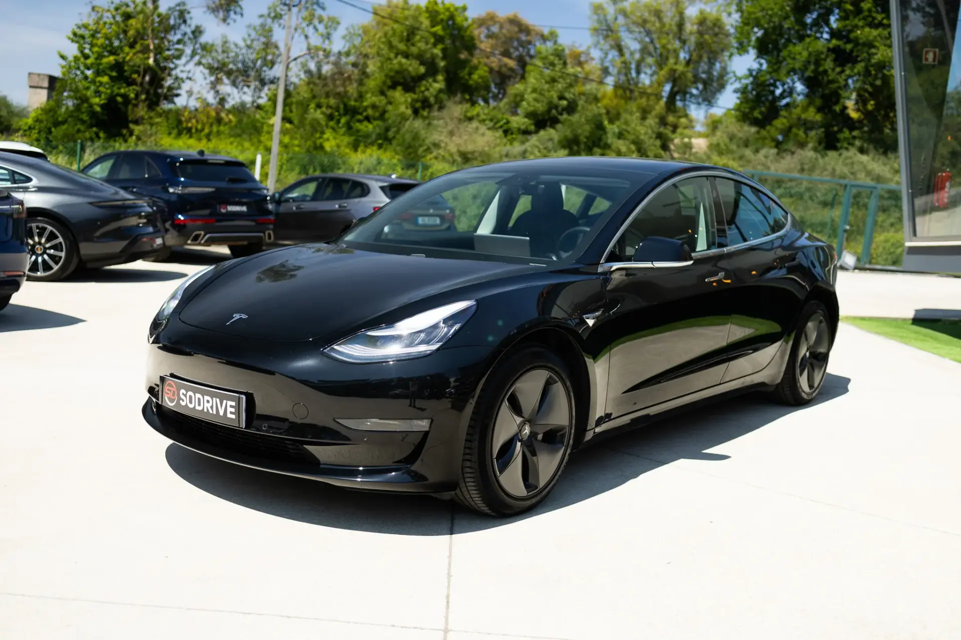 Tesla Model 3 Long-Range Dual Motor AWD 4