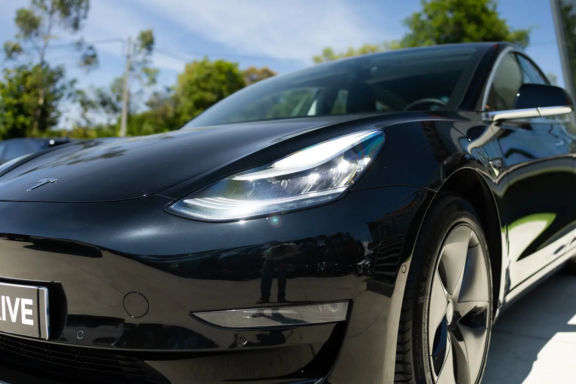 Tesla Model 3 Long-Range Dual Motor AWD 16