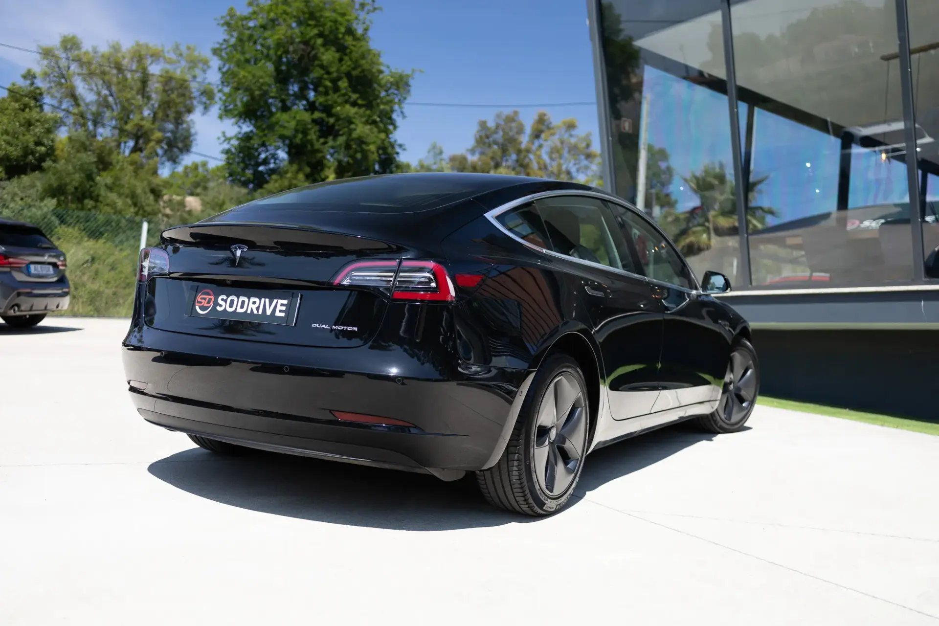 Tesla Model 3 Long-Range Dual Motor AWD 17