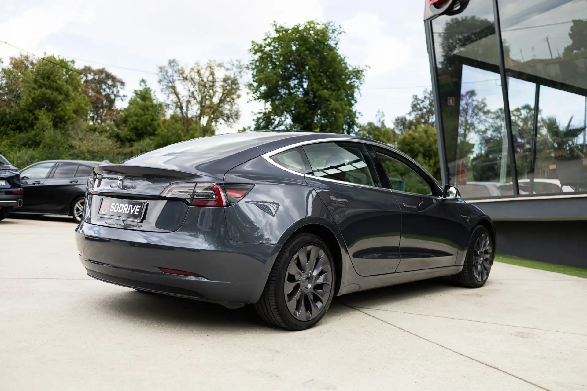 Tesla Model 3 Standard Range Plus RWD 18