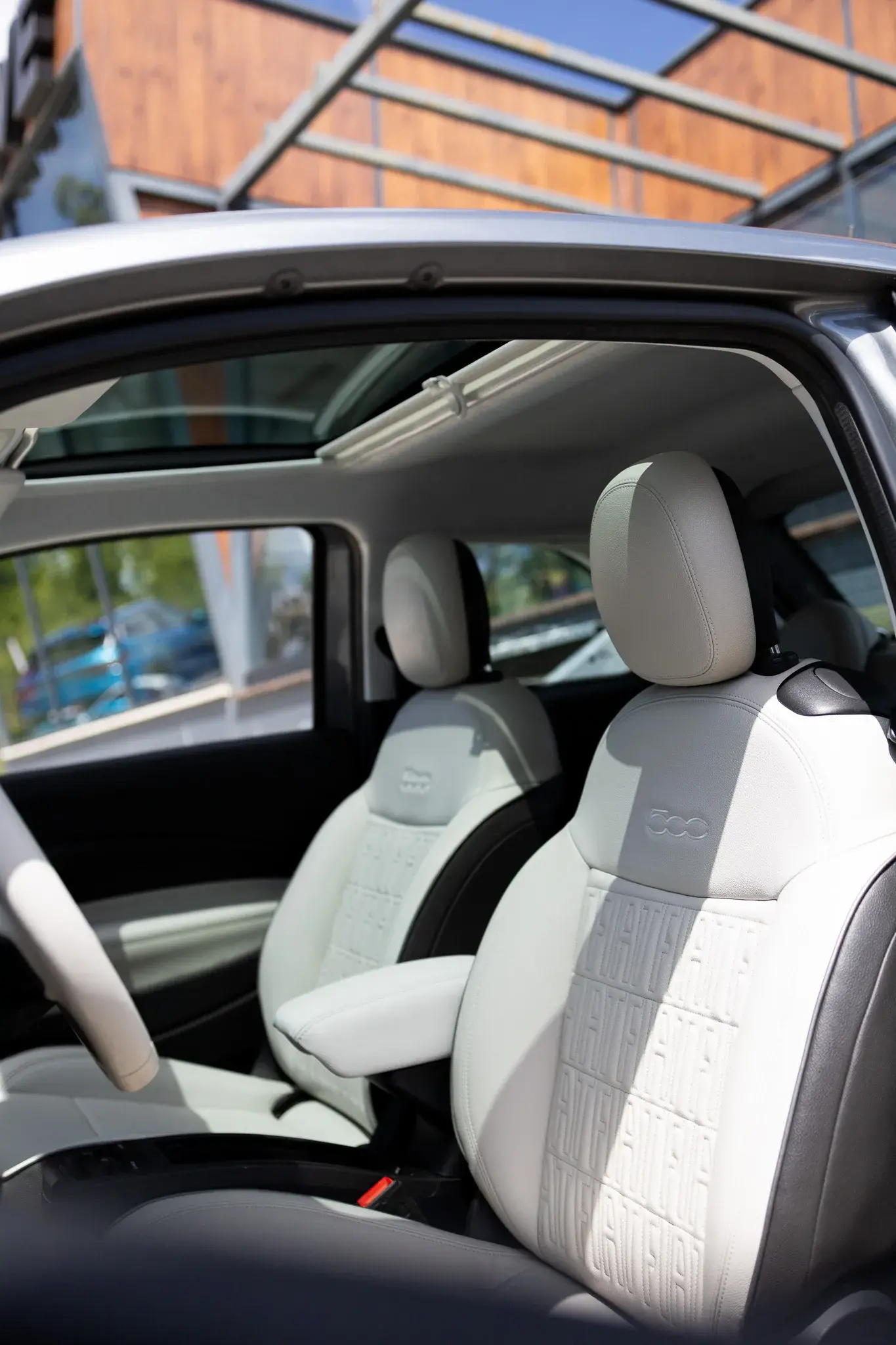 Fiat 500e La Prima 9