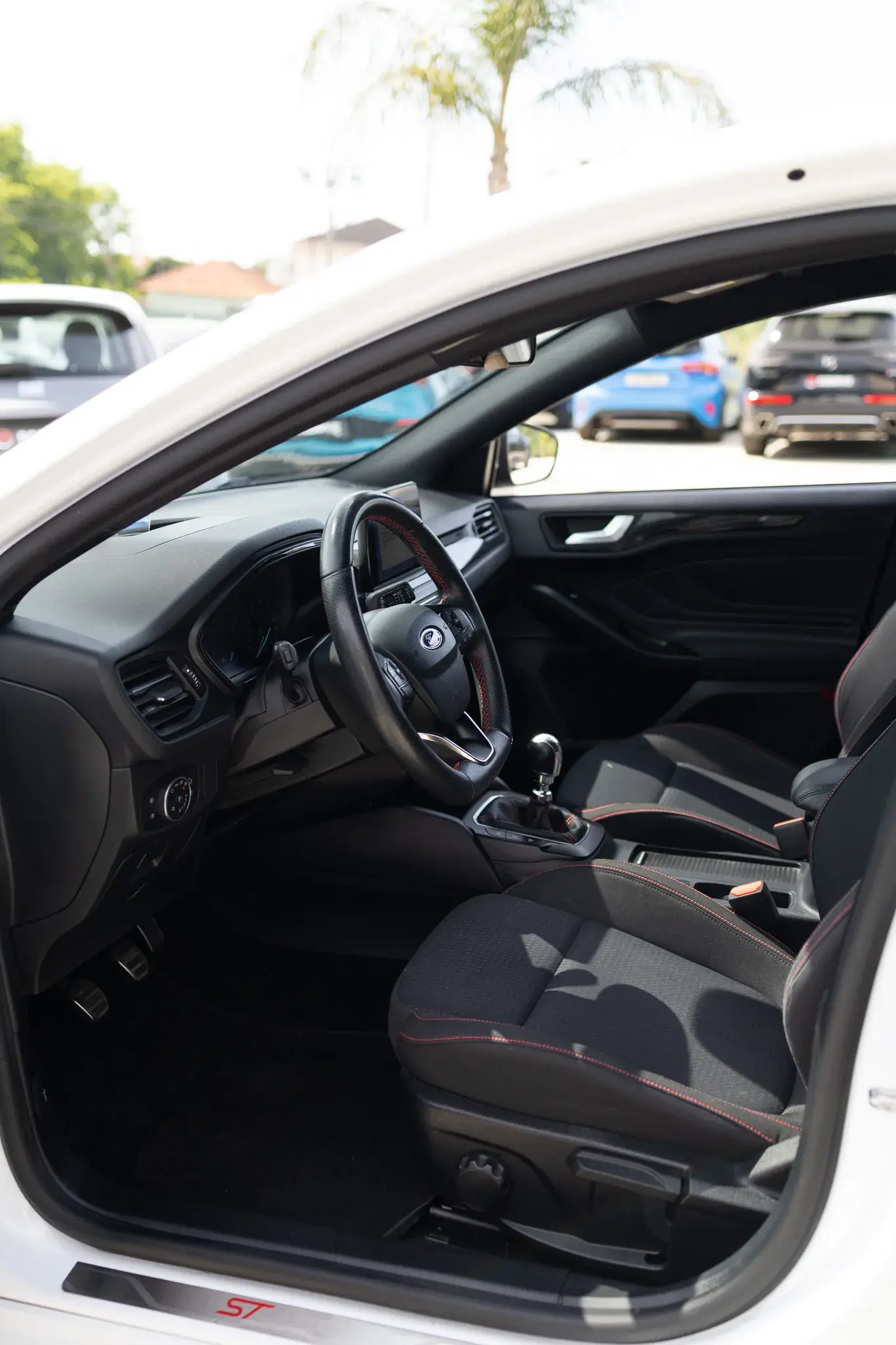 Ford Focus 1.0 EcoBoost S&S ST-LINE 16