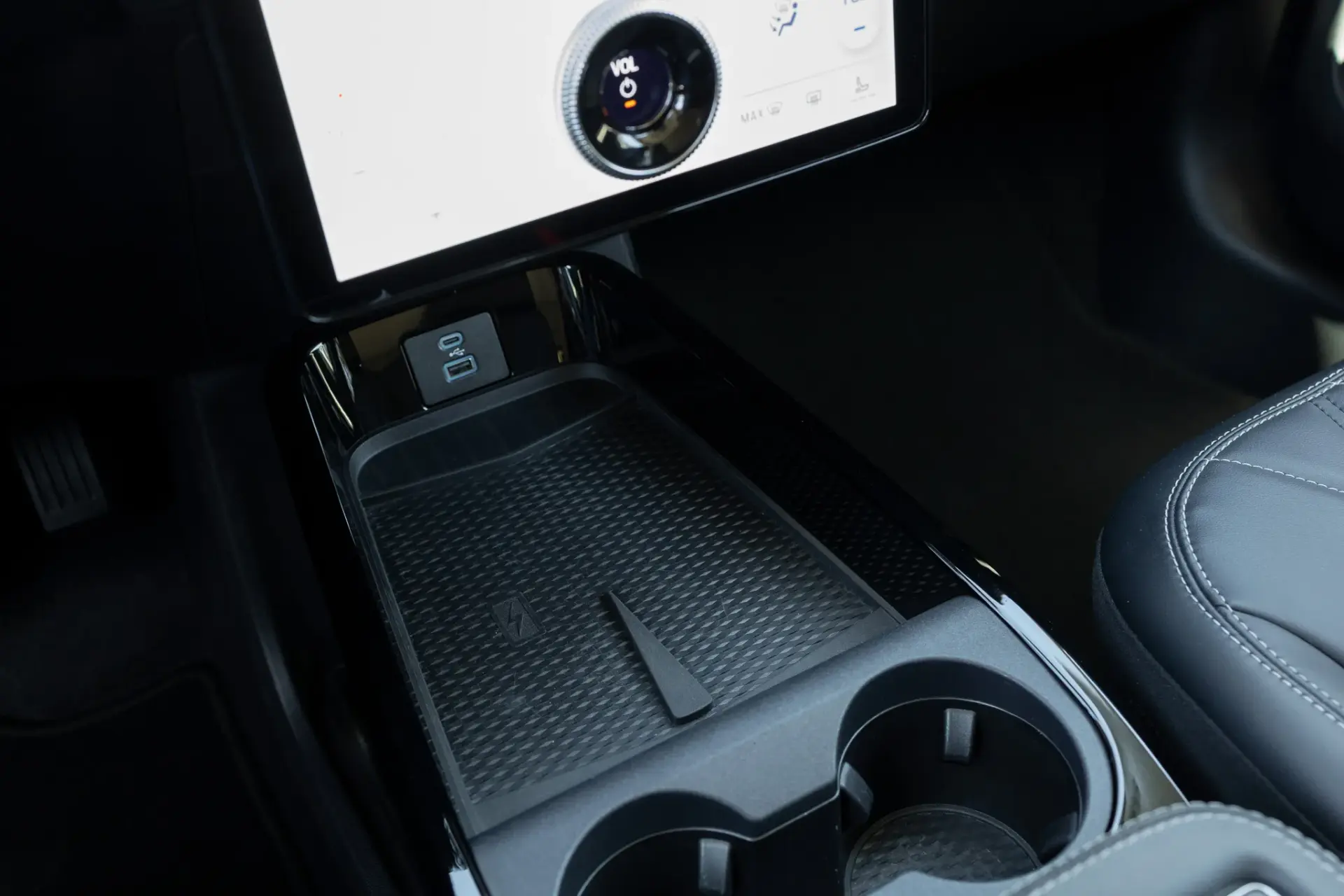 Ford Mustang Mach-E 75.7 kWh Premium AWD 37