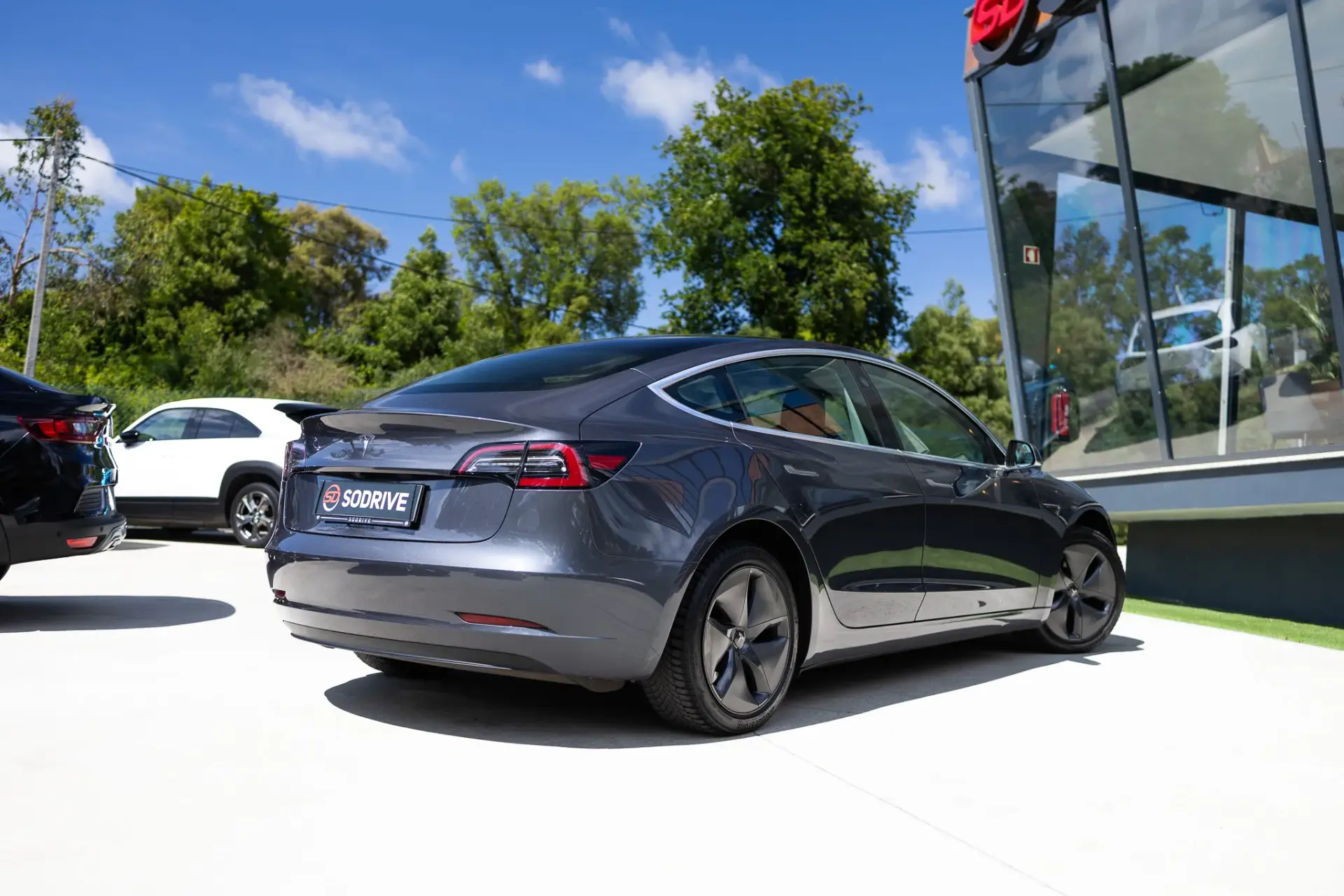 Tesla Model 3 Standard RWD Plus 3