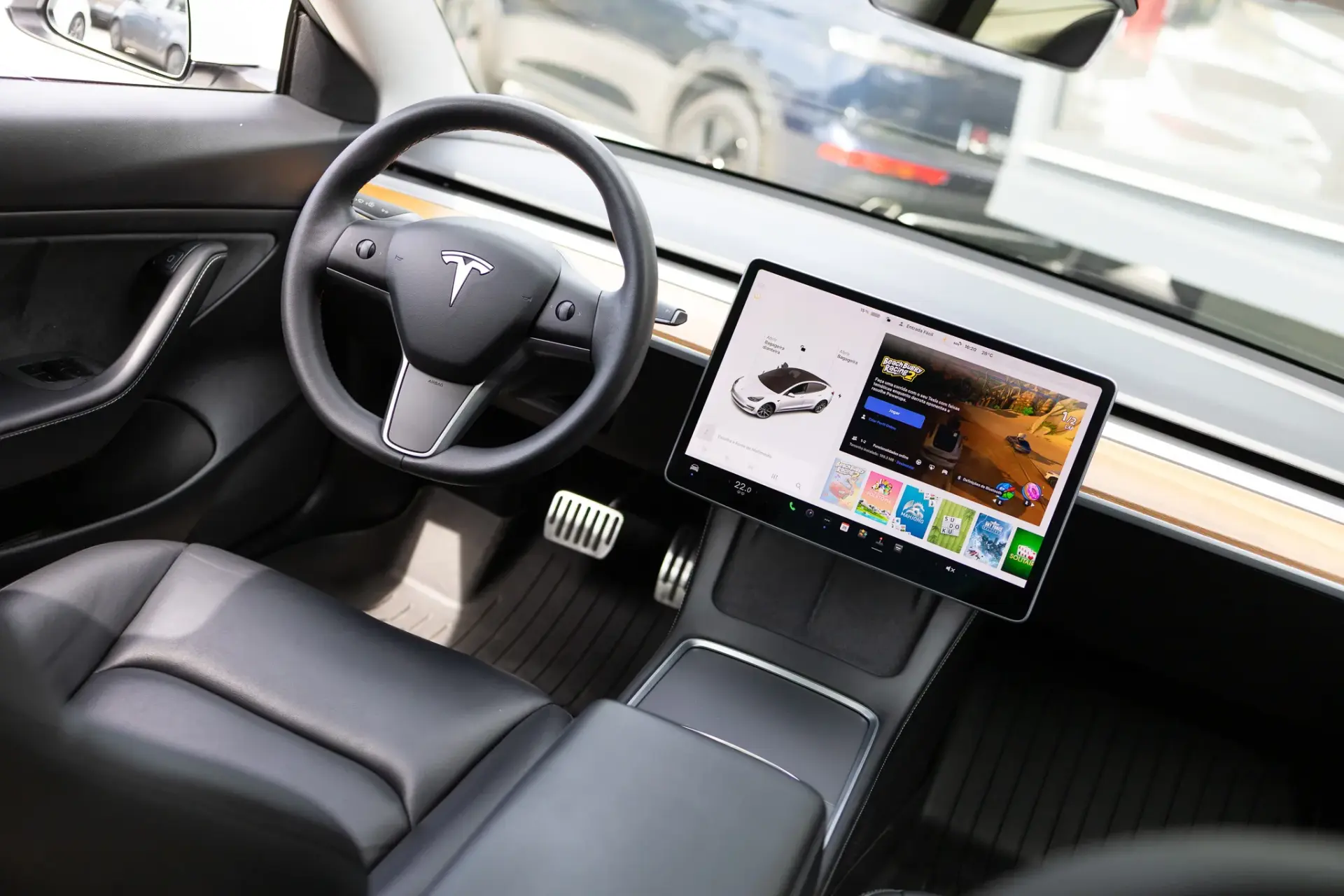 Tesla Model 3 Standard Range Plus RWD 2