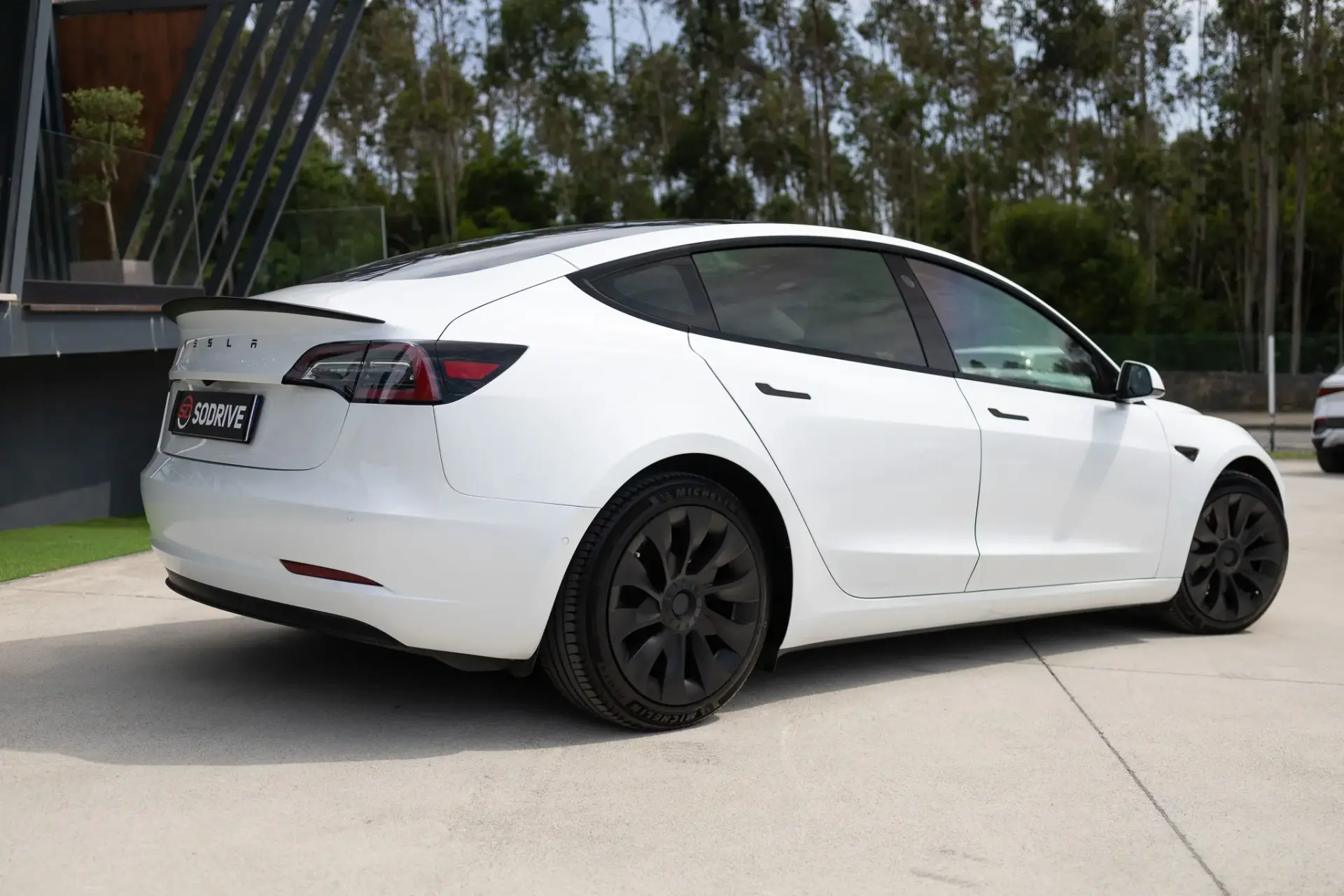 Tesla Model 3 Standard Range Plus RWD 20